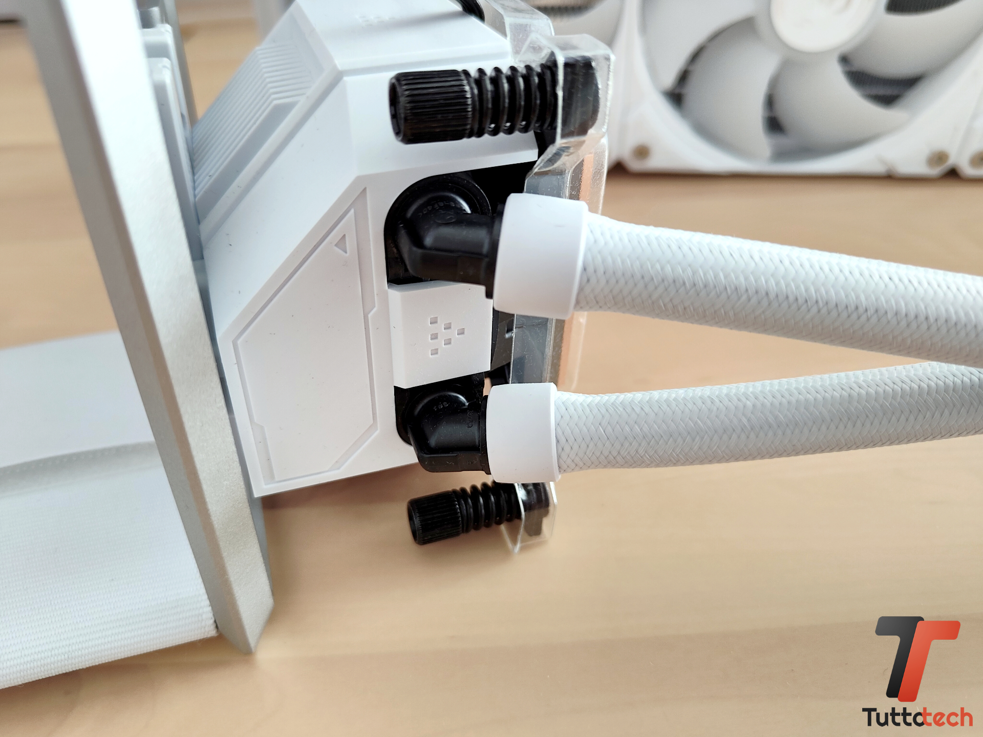 Recensione ASUS ROG RYUO IV 360 ARGB: raffreddiamo la CPU, ma con stile 16