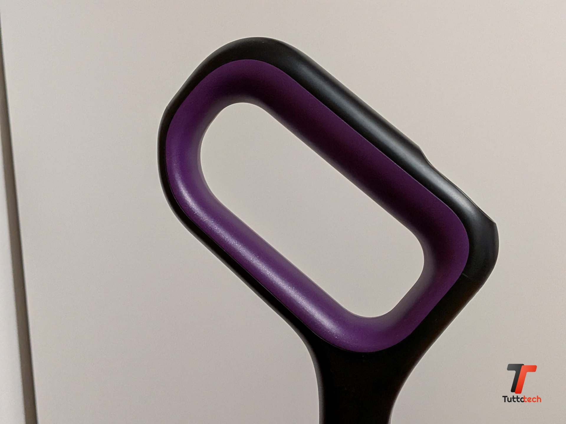 Recensione Eureka FloorShine 460, potenza da top di gamma a un prezzo entry-level 8