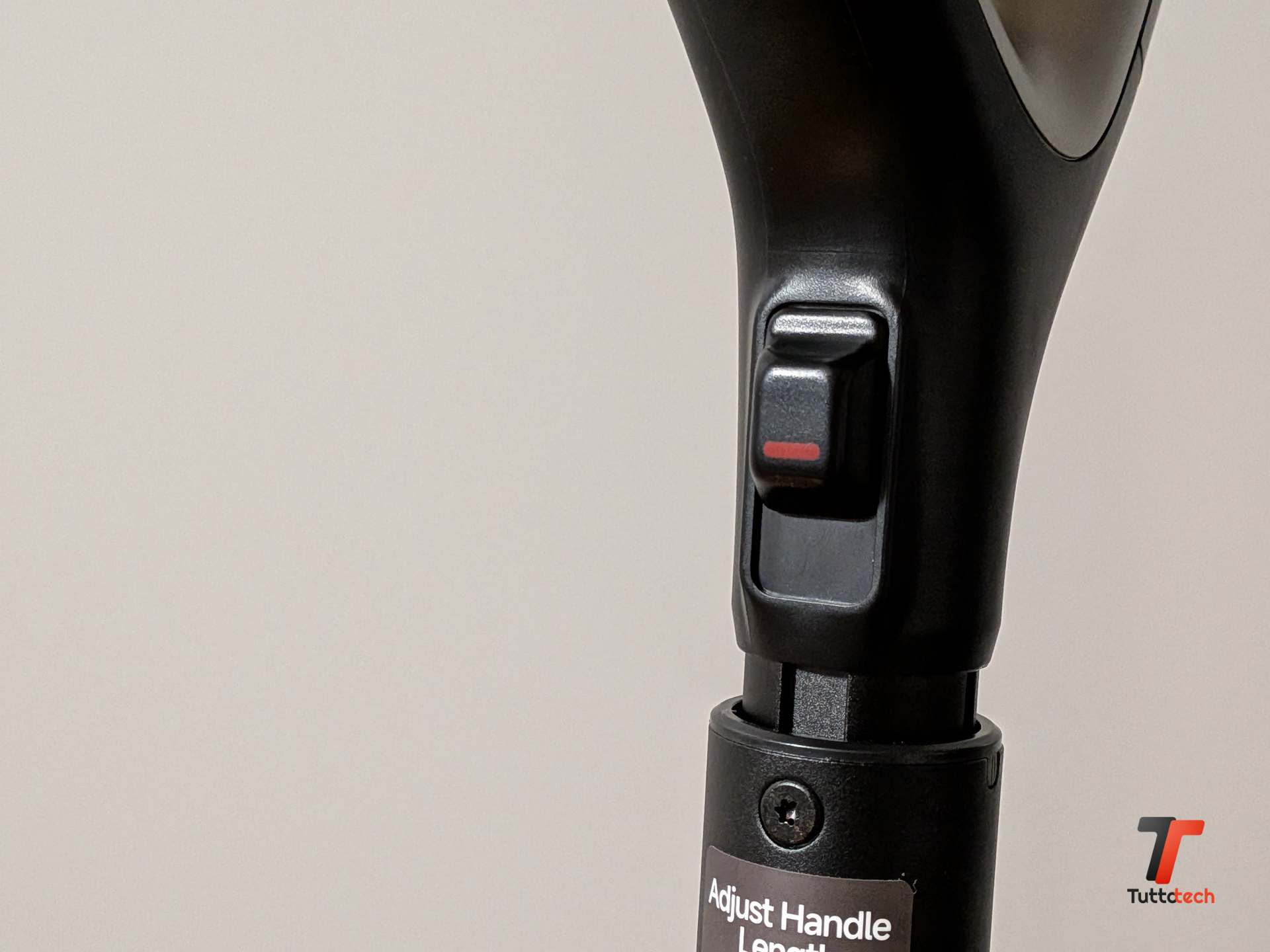 Recensione MOVA M50 Ultra, quel manico pieghevole che cambia tutto 13