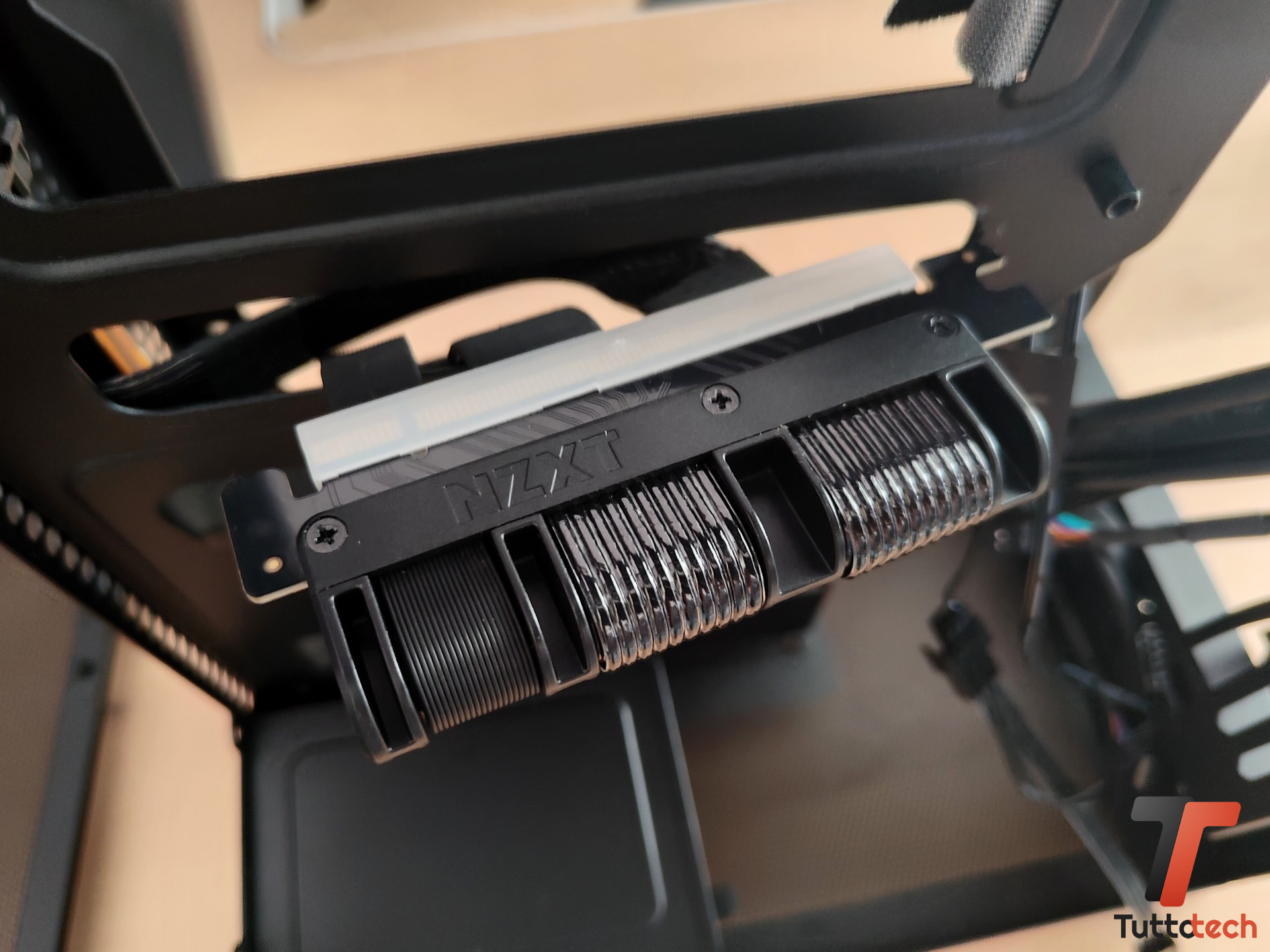 Recensione NZXT H2 Flow: è il case ideale per le build Mini-ITX ad alte prestazioni 24