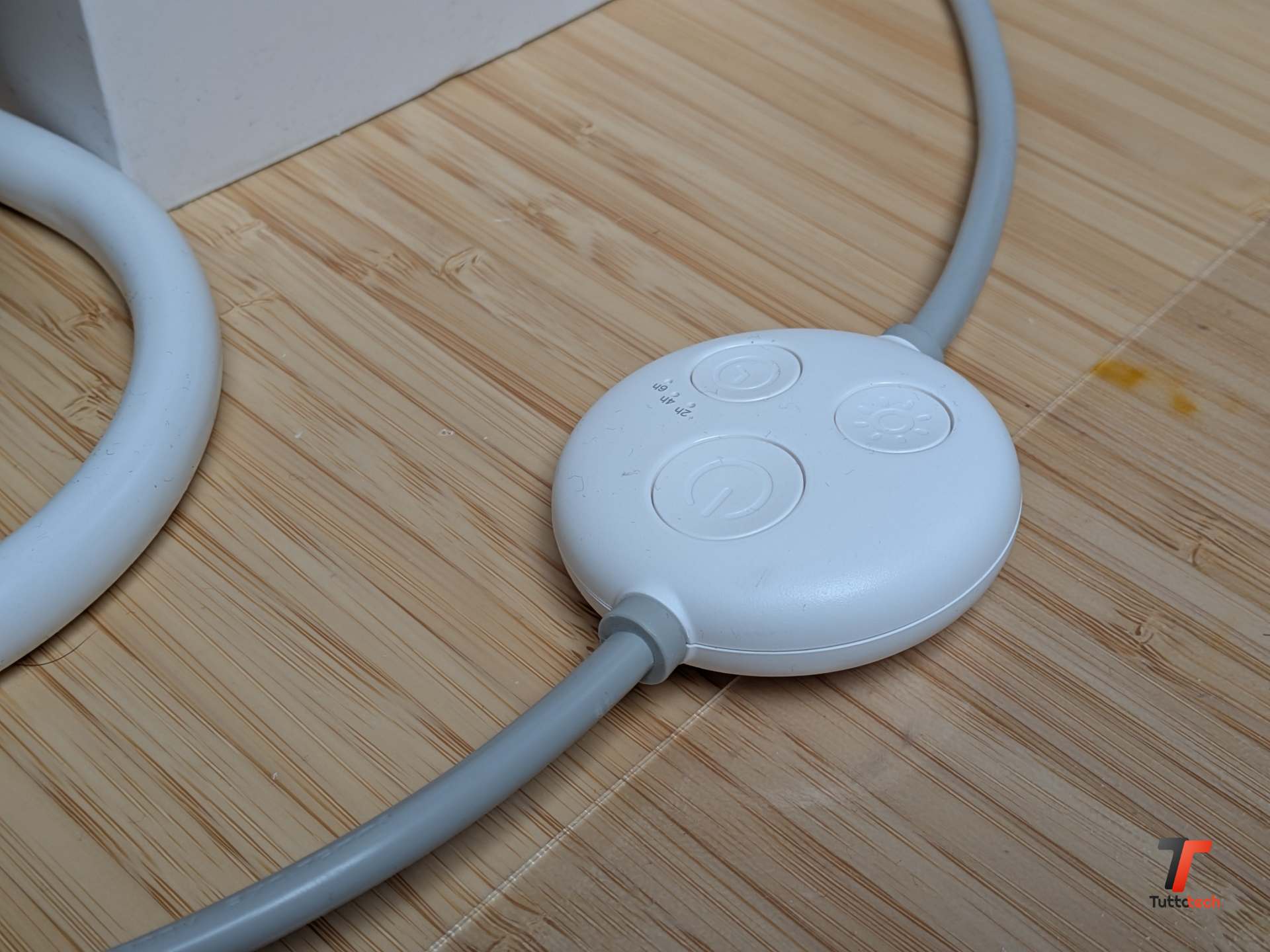 Recensione SwitchBot Candle Warmer: l'atmosfera perfetta per leggere senza fiamma né fumo 9