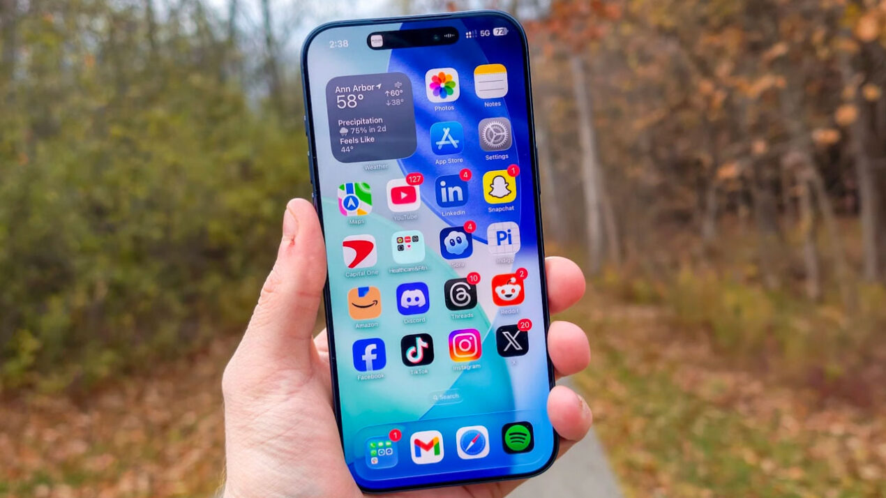 iPhone 18 Pro avrà la connettività 5G satellitare, secondo un rumor