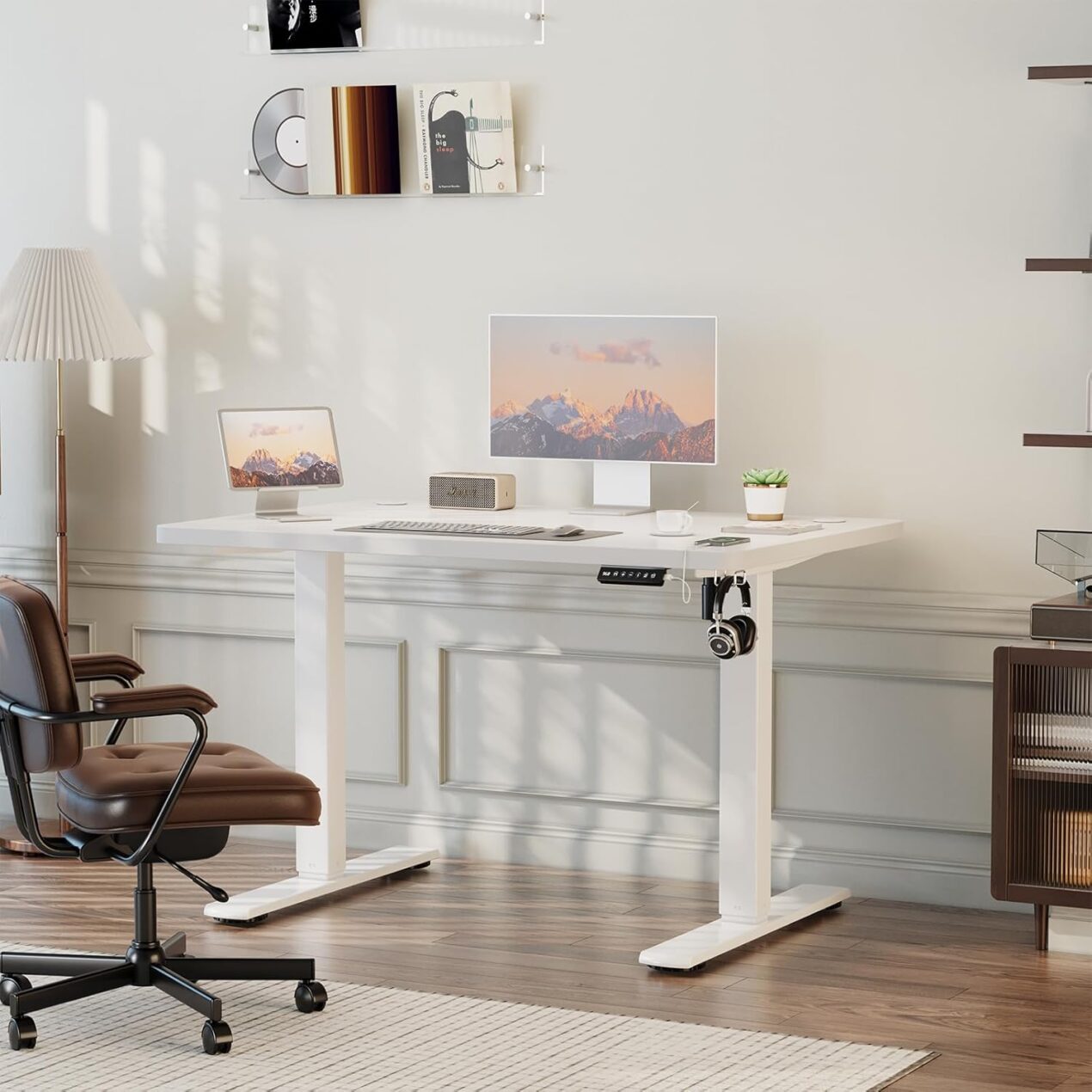 Affare Home Office: Scrivania sit-stand con USB integrata a meno di 85€ su Amazon