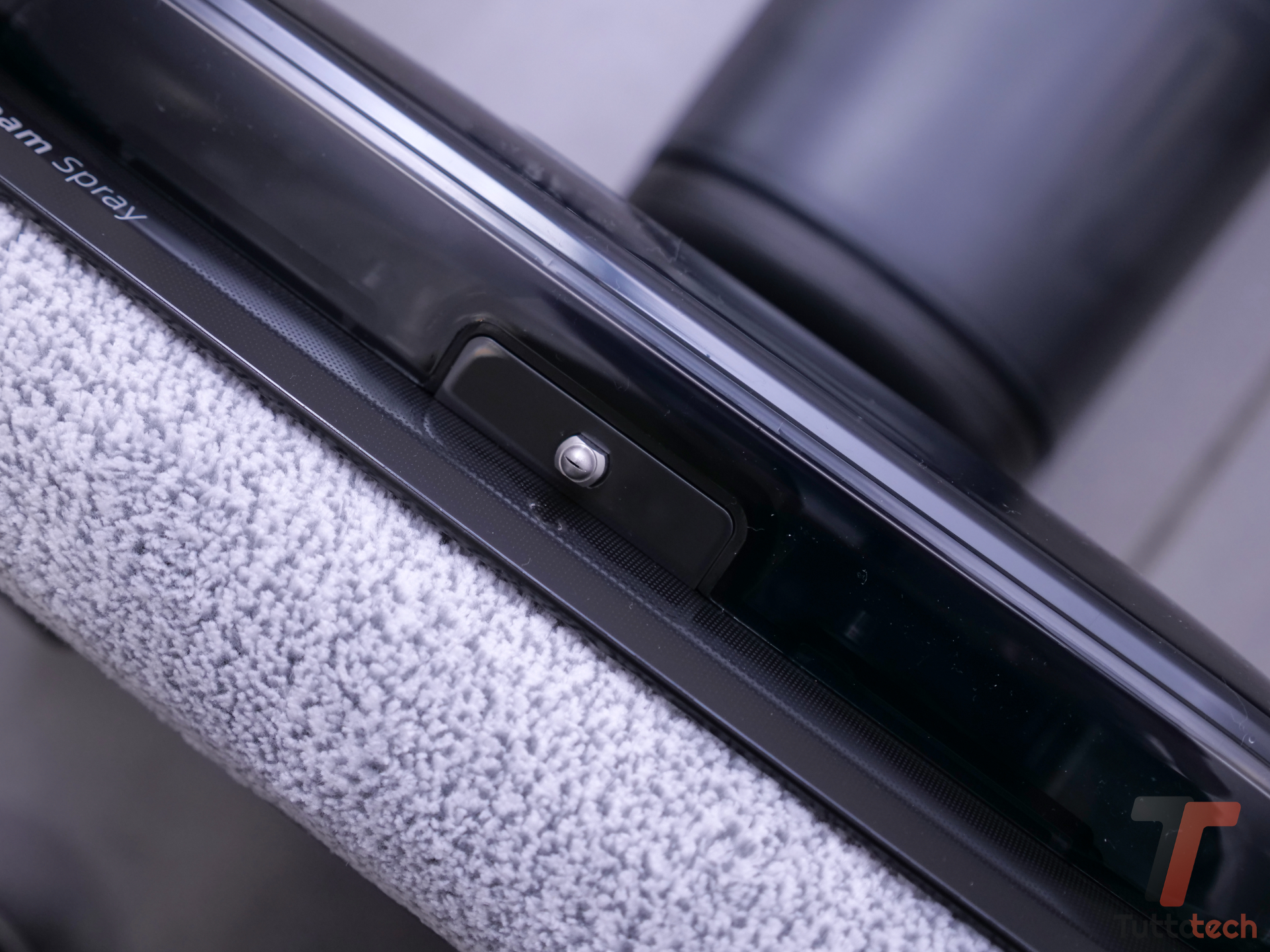 Recensione Roborock F25 ACE Pro: lavapavimenti con detergente schiumogeno perfetta per chi ha animali 7