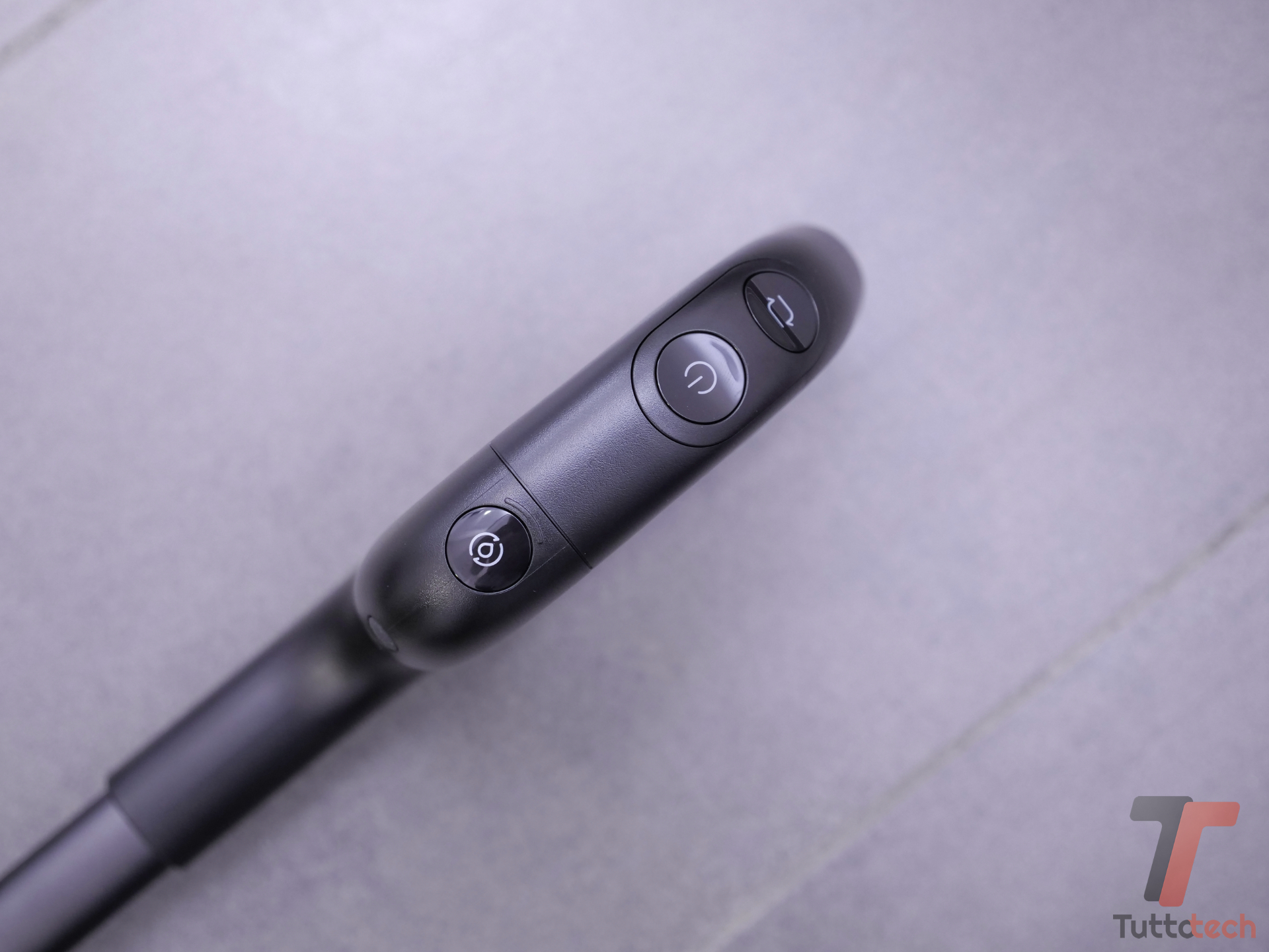 Recensione Roborock F25 ACE Pro: lavapavimenti con detergente schiumogeno perfetta per chi ha animali 13