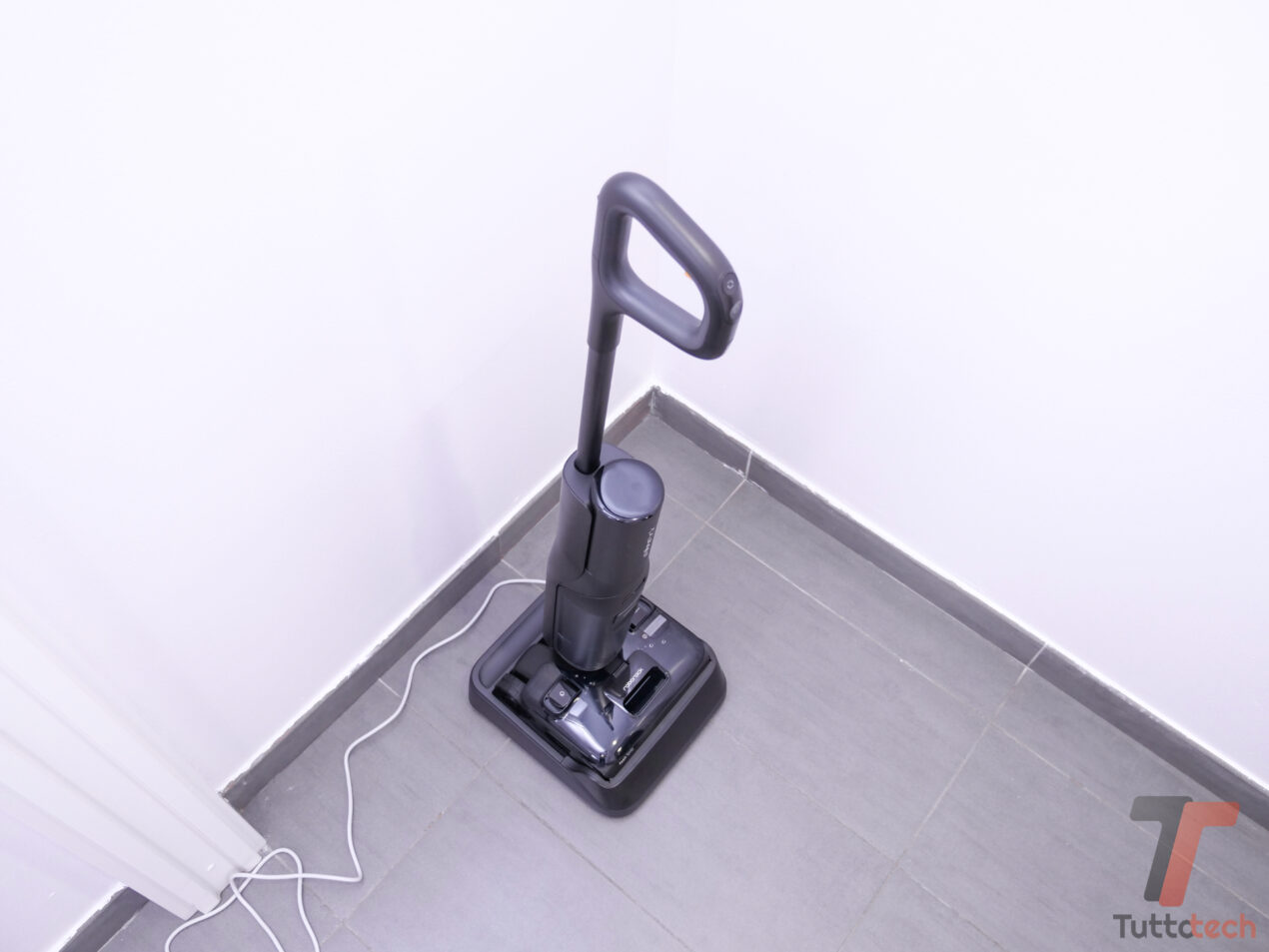 Recensione Roborock F25 ACE Pro: lavapavimenti con detergente schiumogeno perfetta per chi ha animali