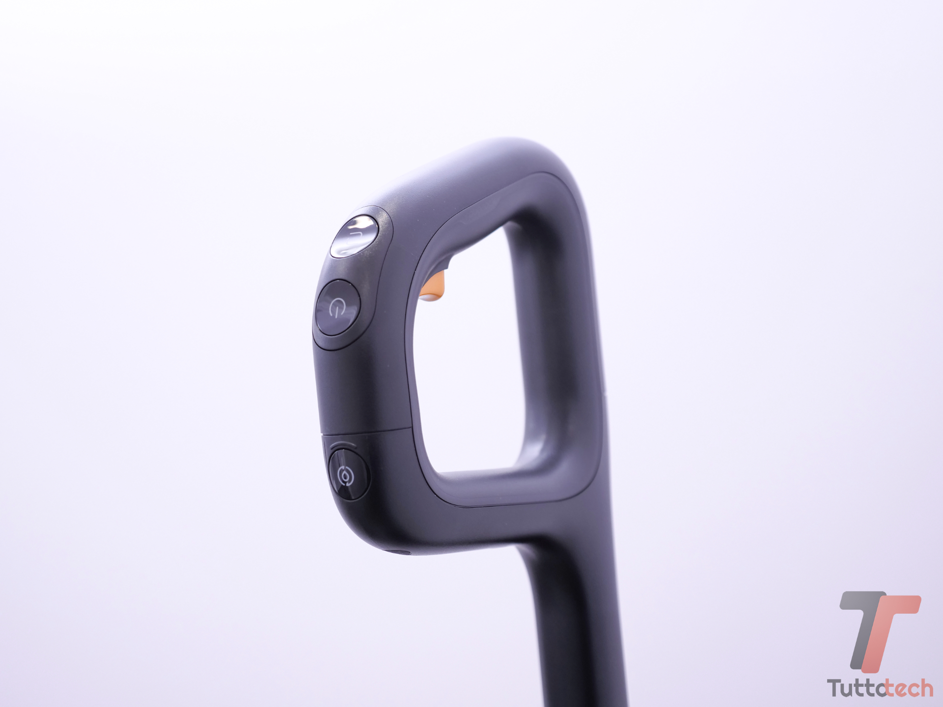 Recensione Roborock F25 ACE Pro: lavapavimenti con detergente schiumogeno perfetta per chi ha animali 4