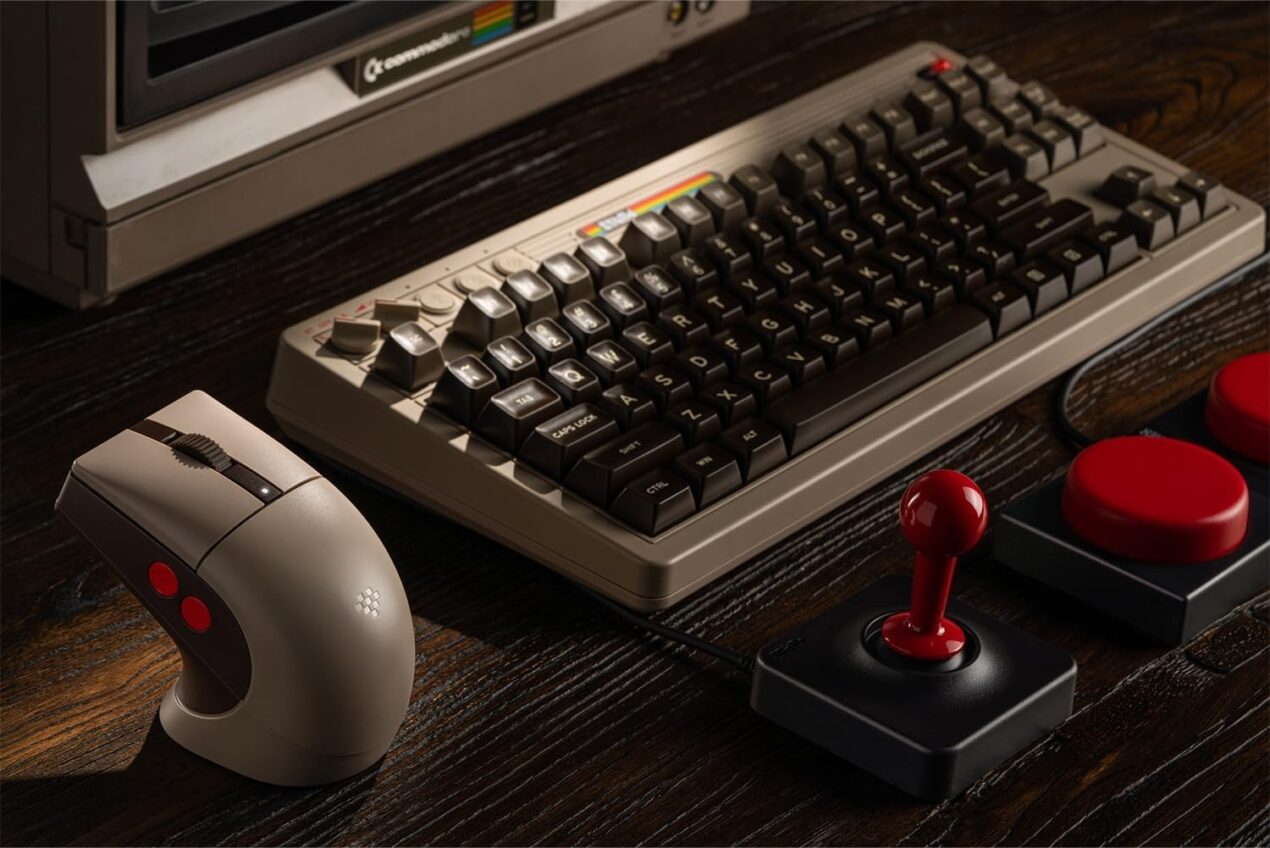 8BitDo lancia il Retro R8 Mouse in edizione Commodore 64