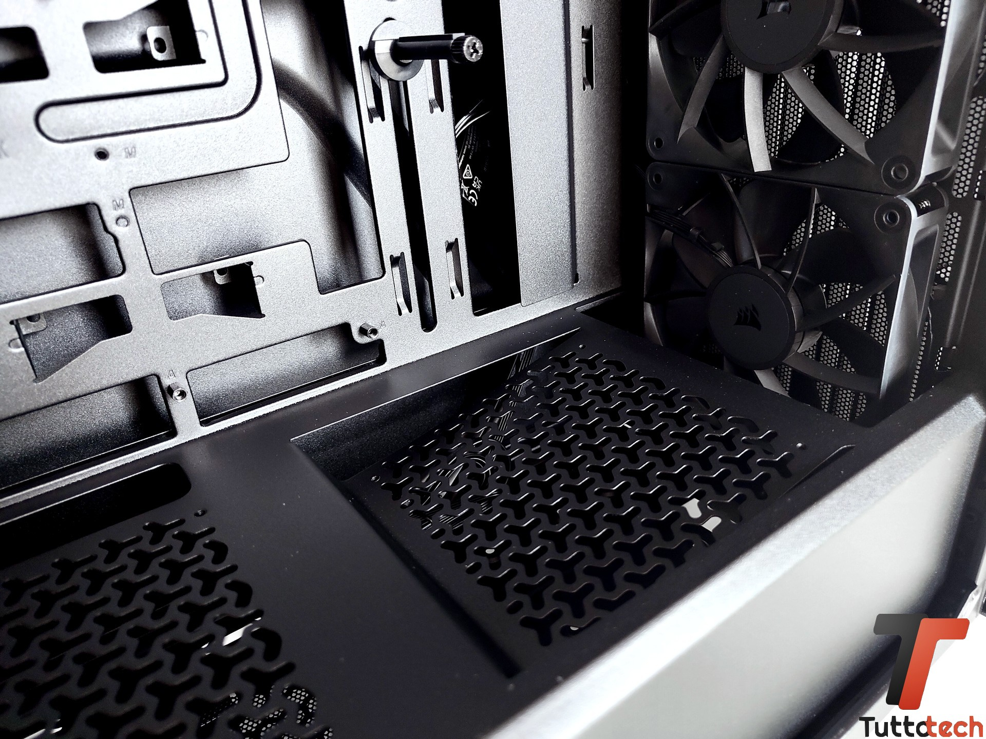 Corsair FRAME 3200D RS-tt-7