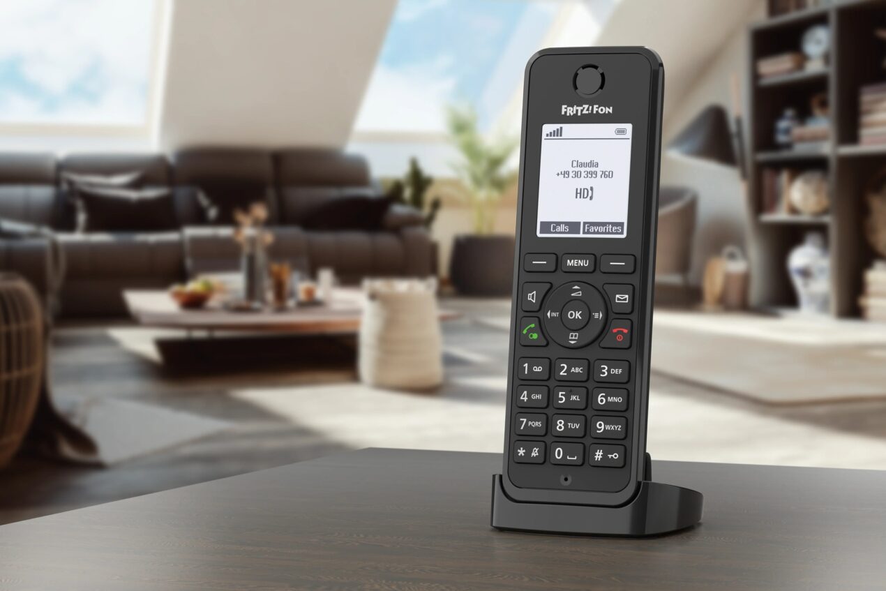 FRITZ!Fon M3 arriva in Italia: un telefono cordless con tante funzioni smart