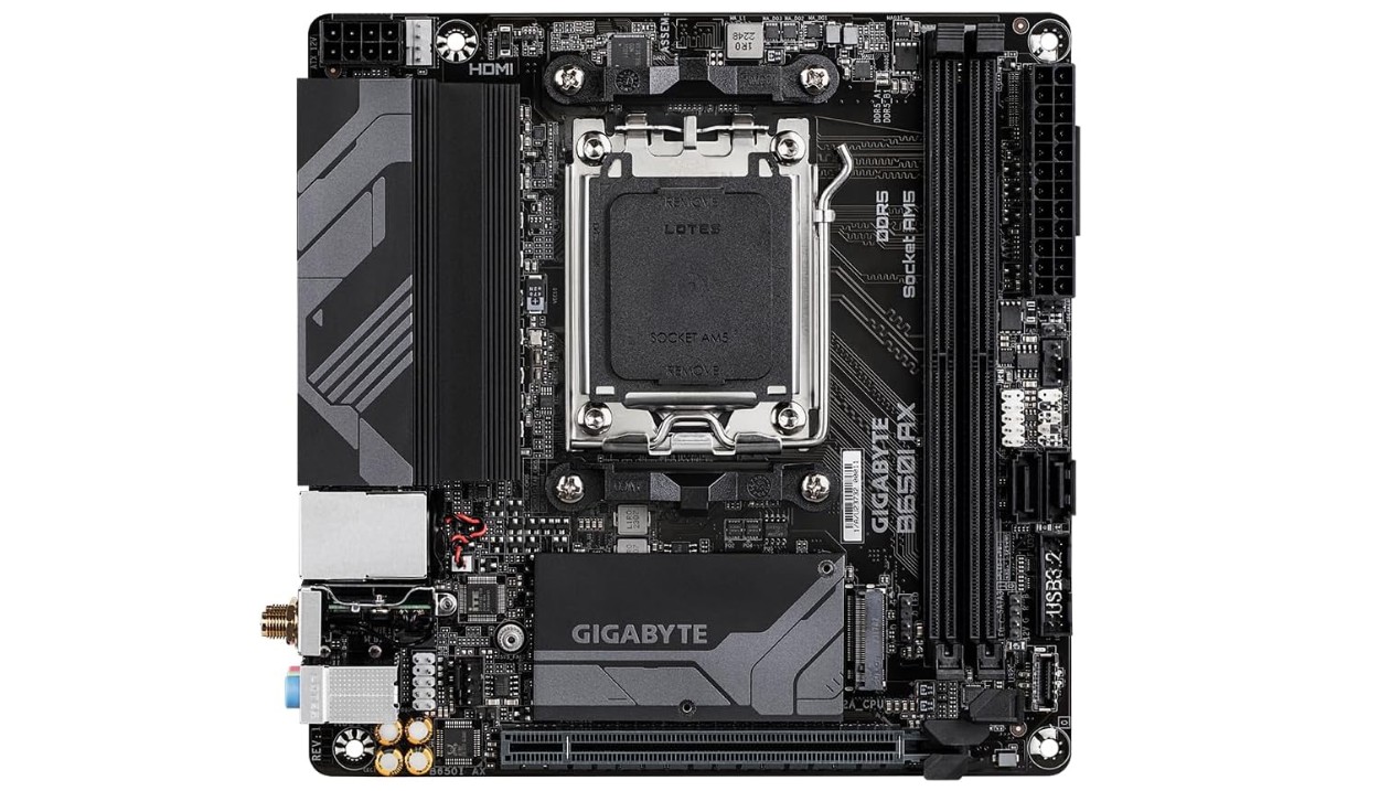 GIGABYTE B650I AX