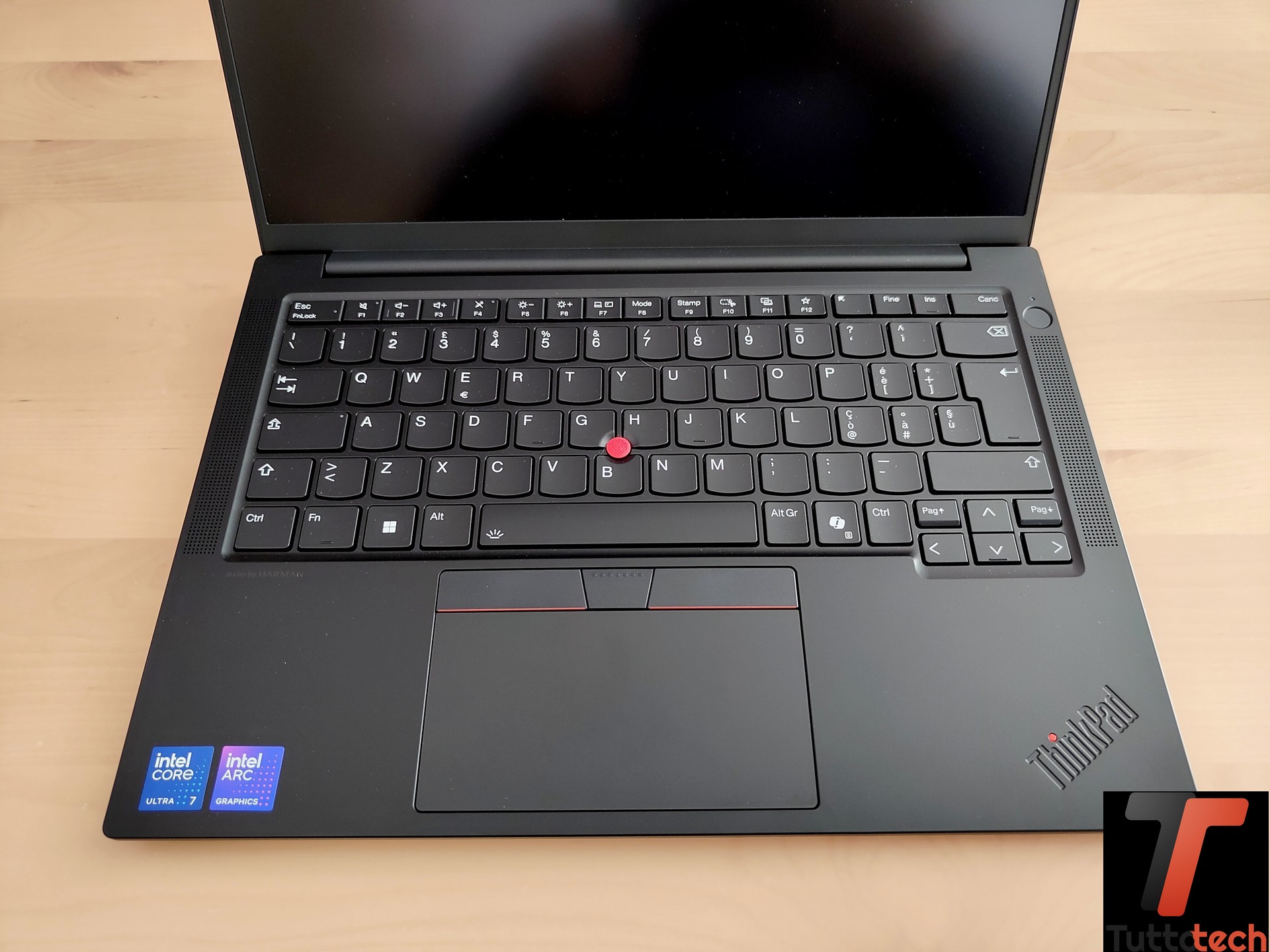 Recensione Lenovo ThinkPad E14 Gen 7: è ottimo per lavorare in mobilità 8