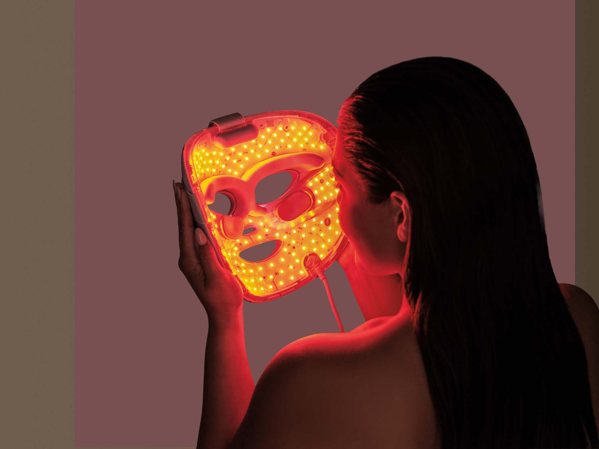 Shark CryoGlow, la maschera LED con crioterapia per contorno occhi arriva in Italia 5