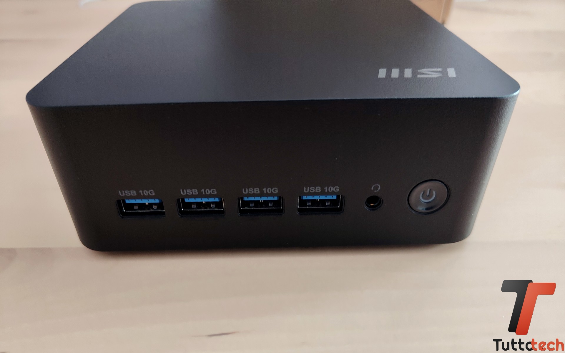 Recensione MSI Cubi Z AI 8M: è un mini PC potente e versatile per lavorare 16
