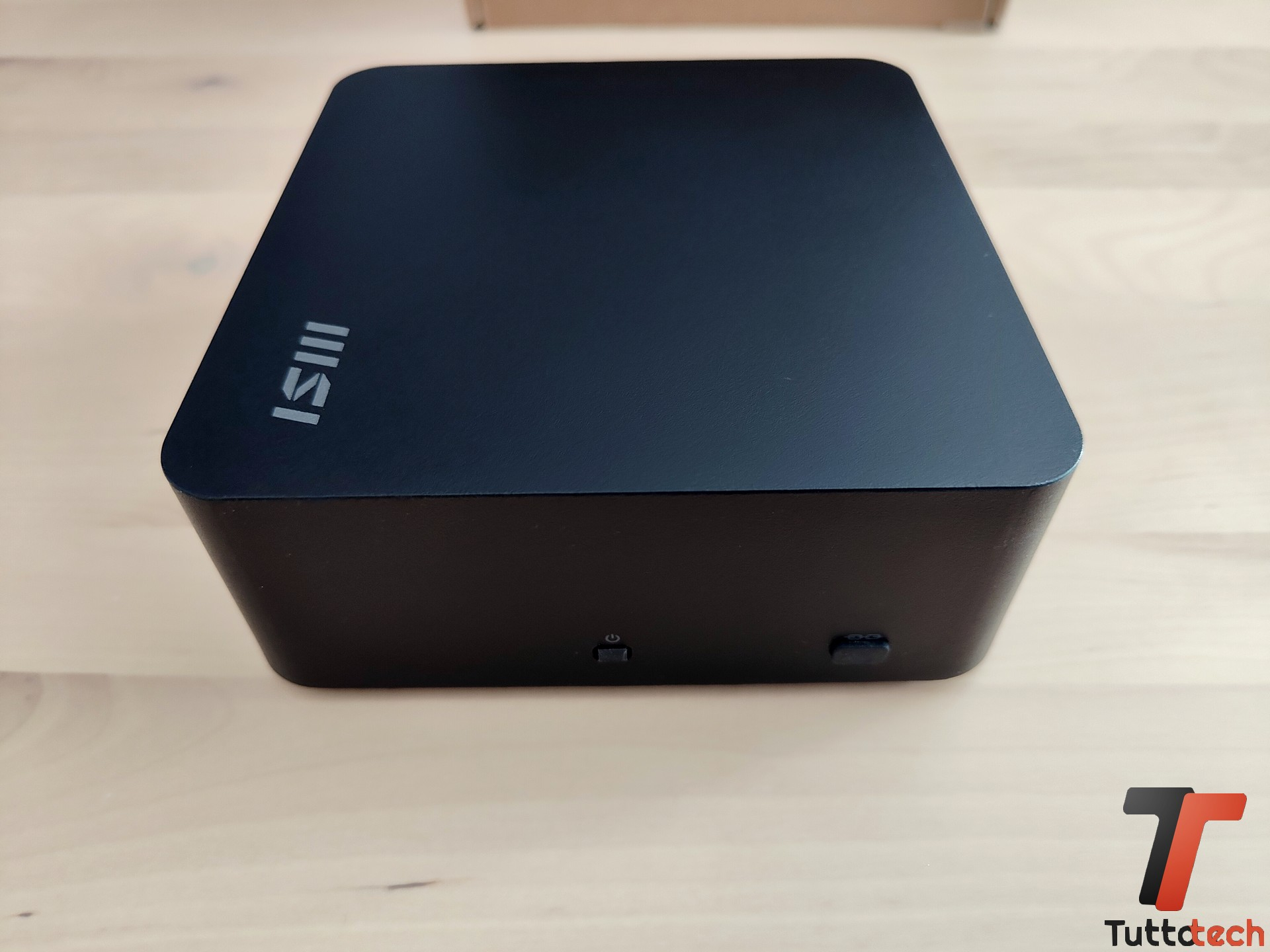 Recensione MSI Cubi Z AI 8M: è un mini PC potente e versatile per lavorare 15
