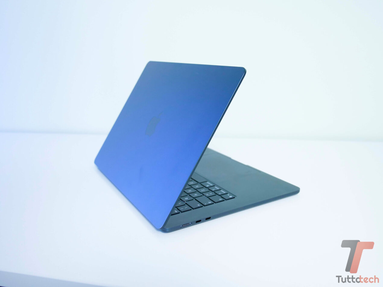 Miglior prezzo MacBook Air M5 2026: l'occasione di oggi sulla variante da 512GB a 1.061€