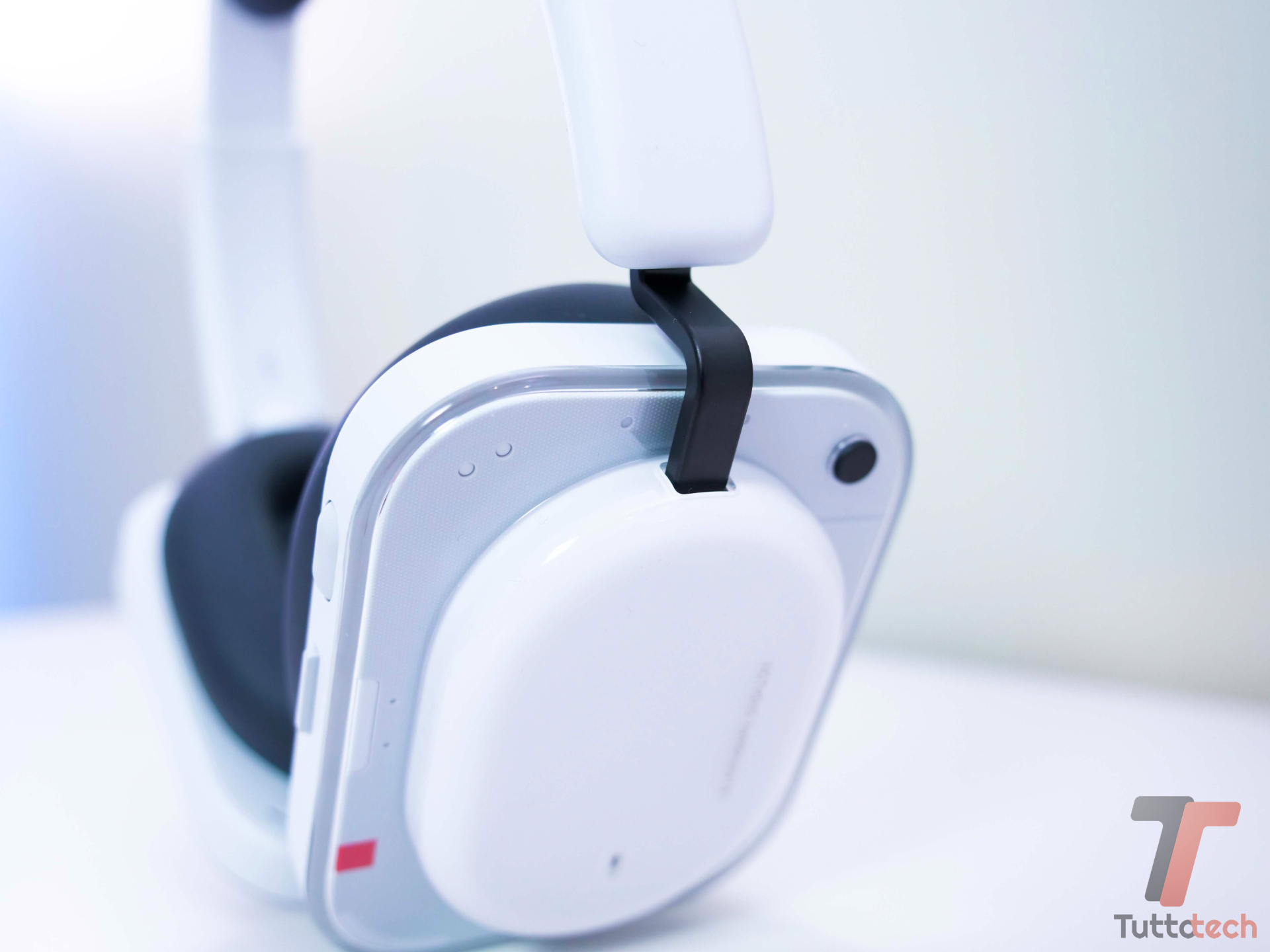 Recensione Nothing Headphone (a): le cuffie over ear accessibili a tutti 13