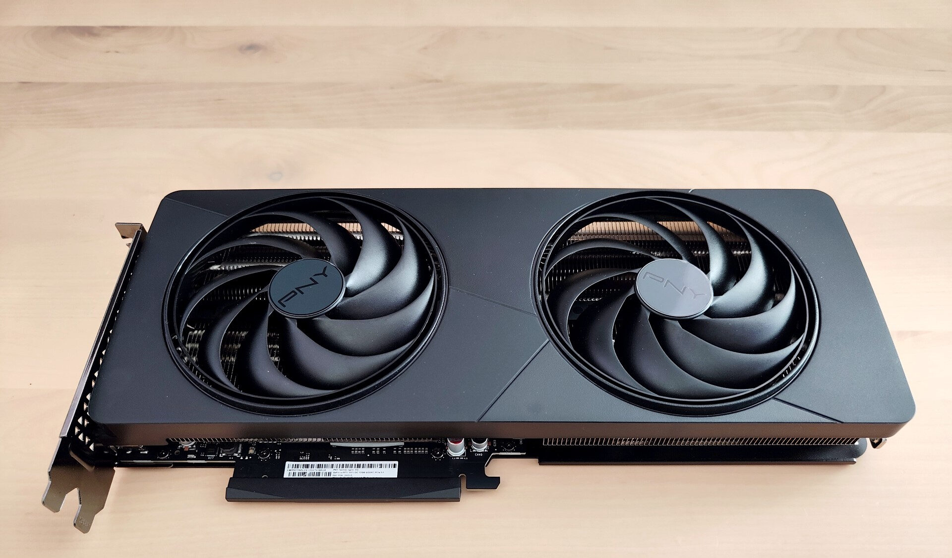 PNY GeForce RTX 5070 Slim OC-tt-4