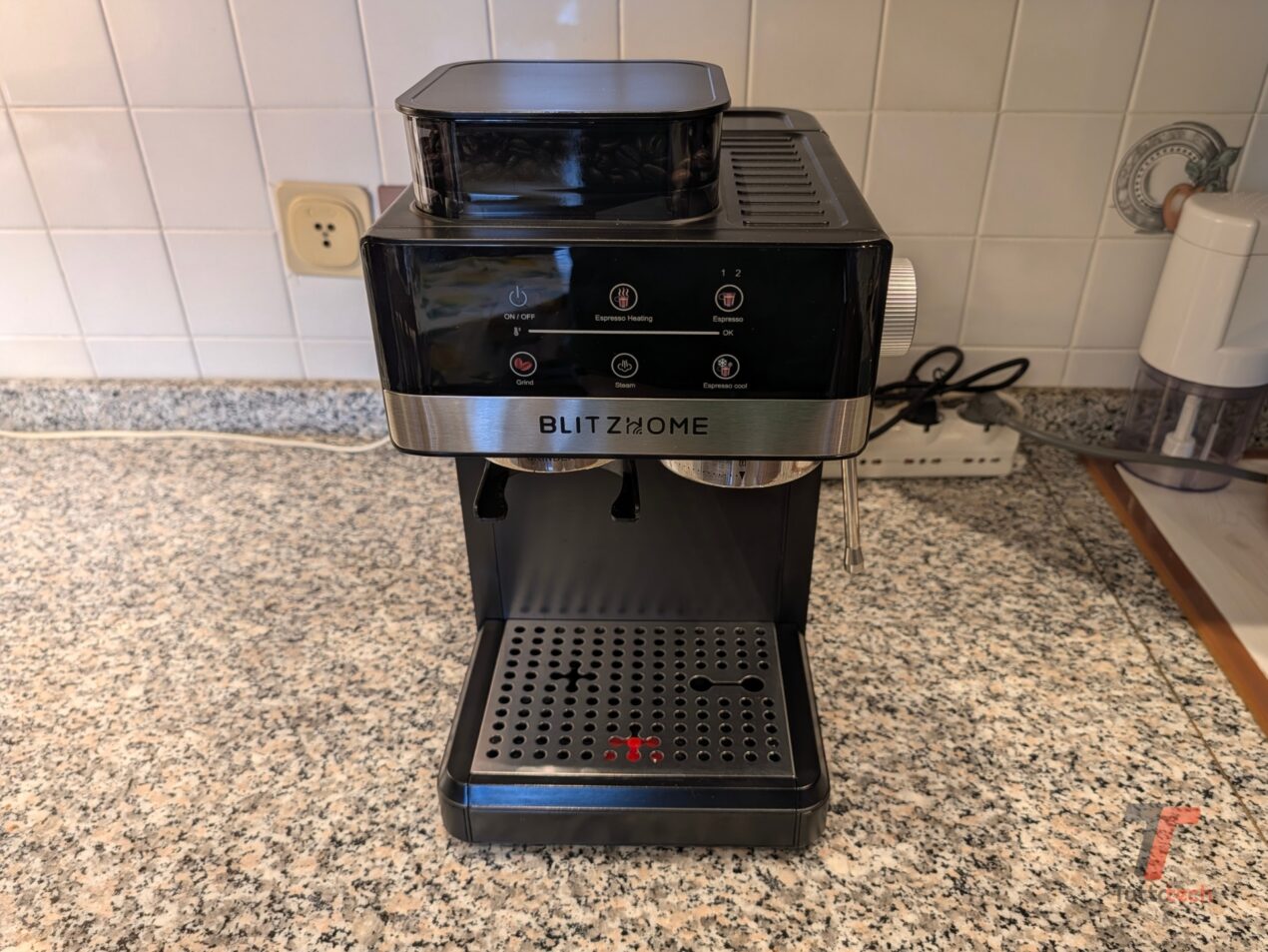 Recensione BlitzHome CM5520 semi-automatica: fa il caffè come al bar, con qualche compromesso 1
