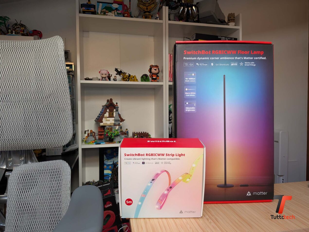Recensione SwitchBot RGBICWW Floor Lamp e LED Strip, illuminazione che si adatta alla vita