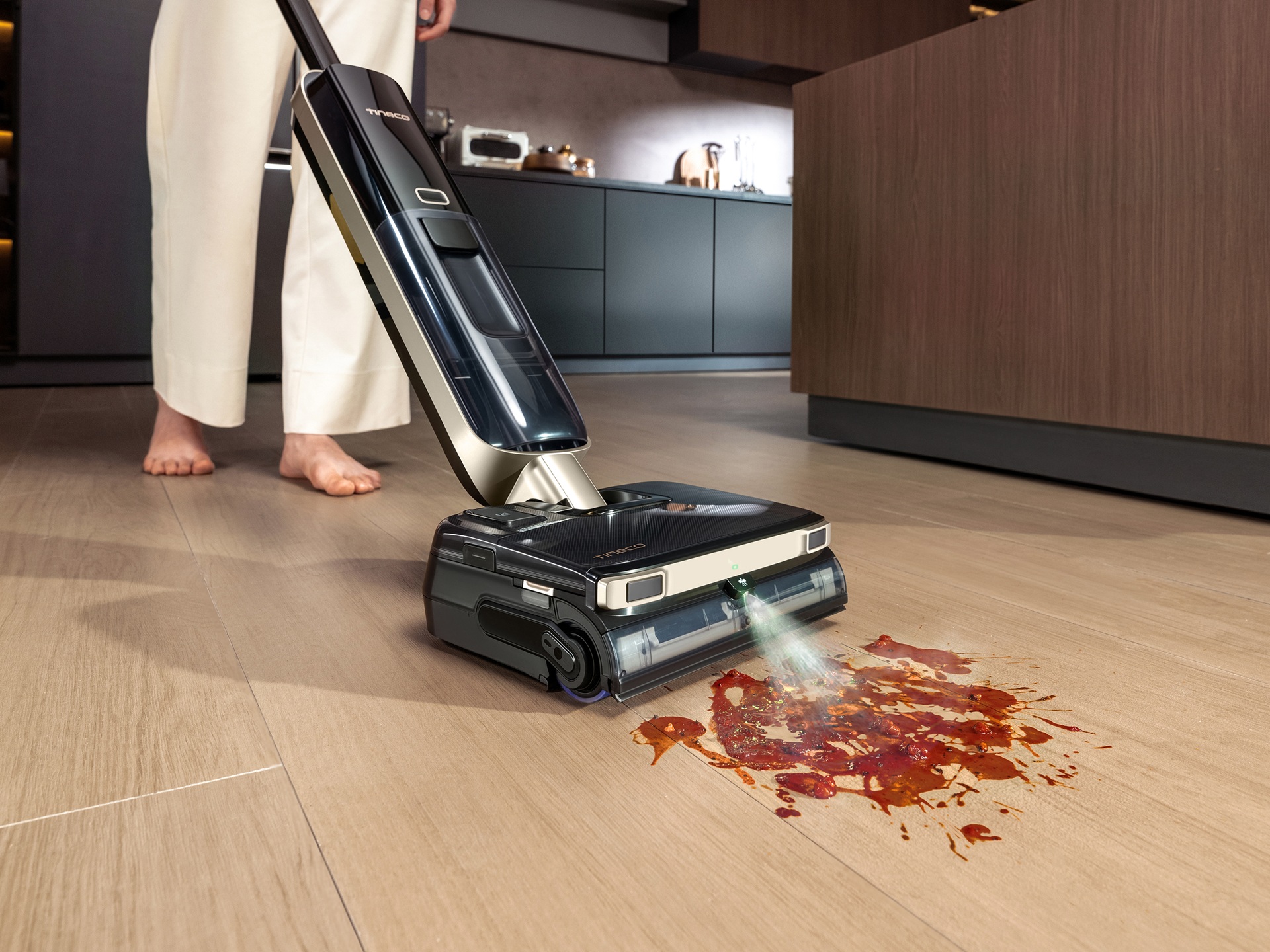 Tineco porta in Italia l'aspirapolvere e lavapavimenti FLOOR ONE S9 Master 8