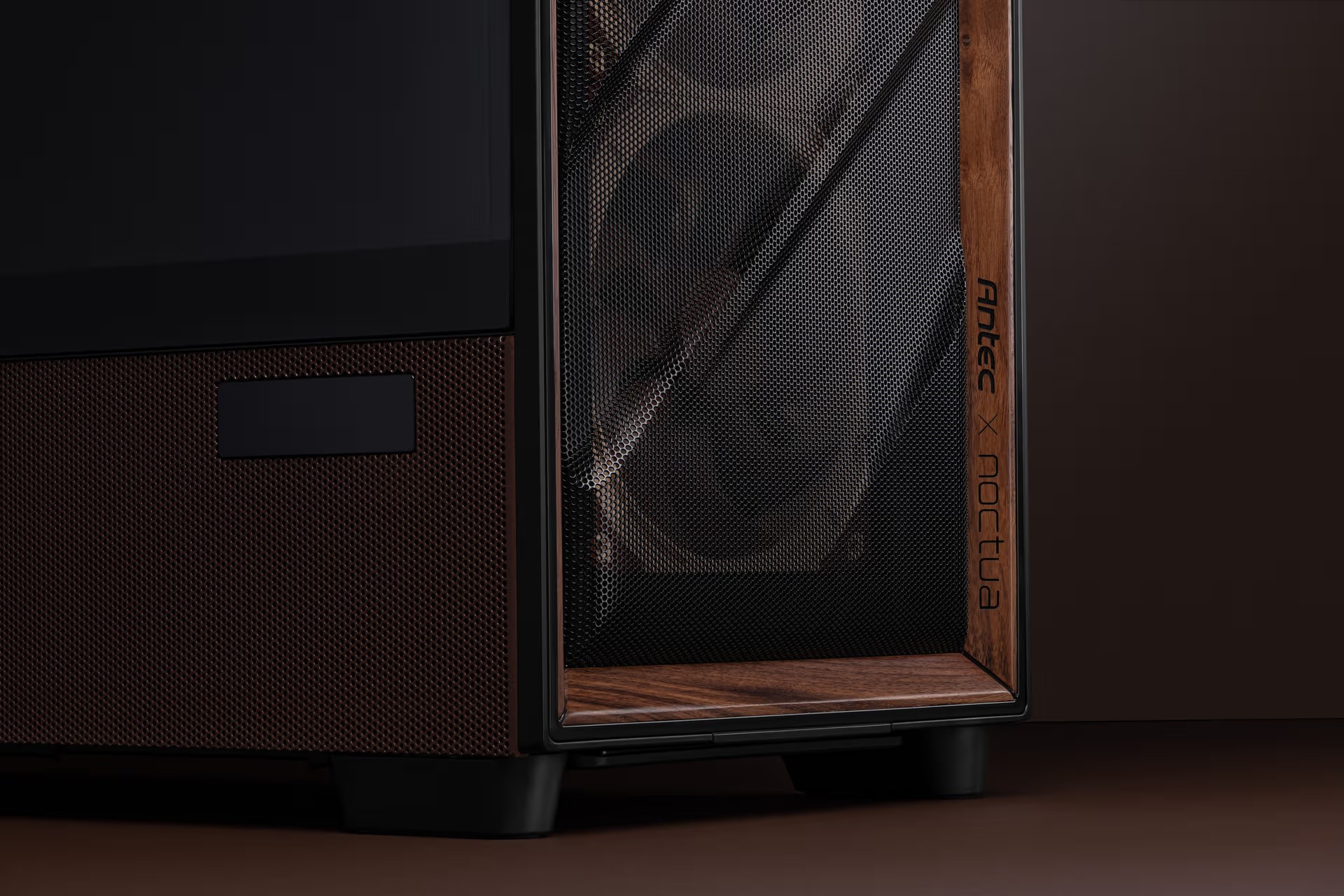 antec_flux_pro_noctua_edition_hero 3