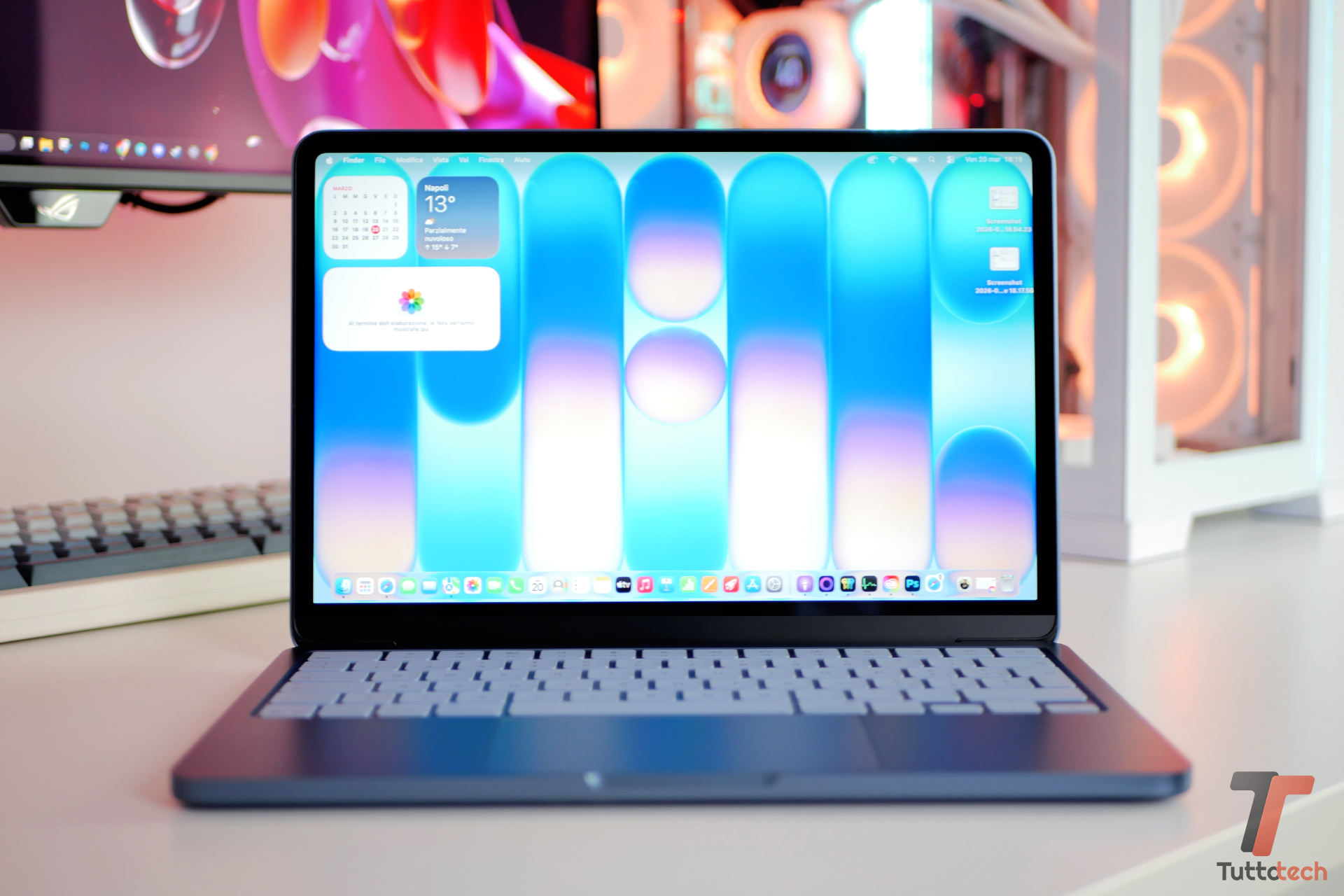 Apple macbook neo pro e contro
