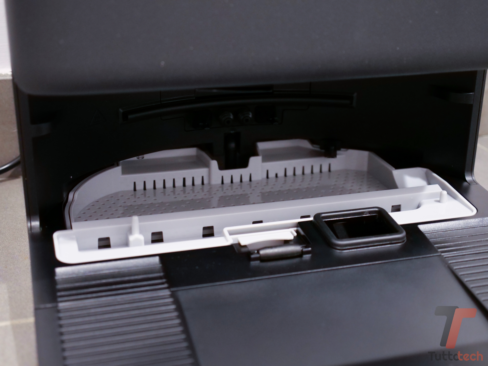 Recensione ECOVACS DEEBOT T90 Pro Omni: 30.000 Pa, lava benissimo e costa meno degli altri 14