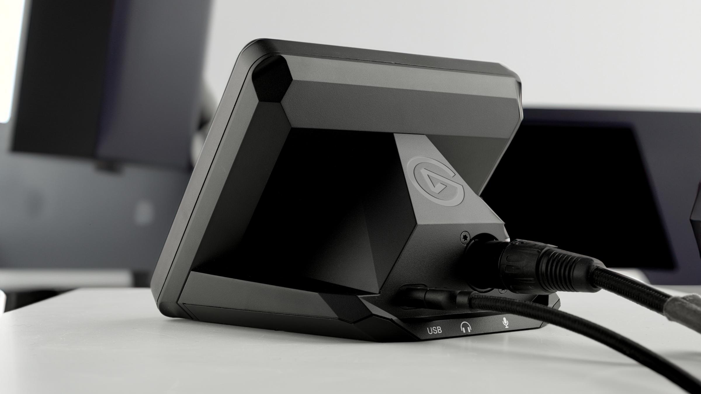 Elgato presenta lo Stream Deck Plus XL: più pulsanti, una touch strip e sei manopole 4