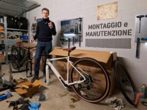 Come montare una bici elettrica acquistata online (Amazon, Aliexpress, Engwe, Fiido etc.) e qualche consiglio di manutenzione (video) 3