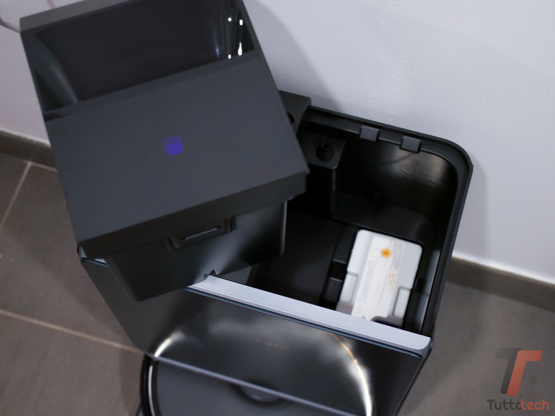 Recensione Narwal Flow 2: silenzioso, pulisce benissimo e profuma la casa grazie al lavaggio con acqua calda 3