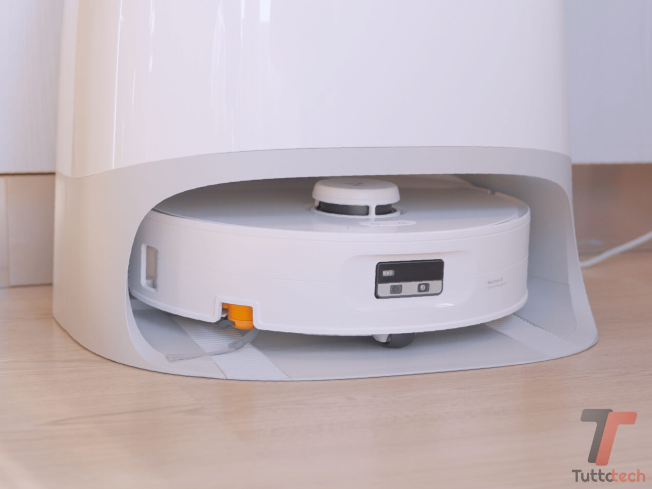 Continua il super sconto per Roborock Qrevo Curv 2 FlowX: c'è anche il bundle di accessori