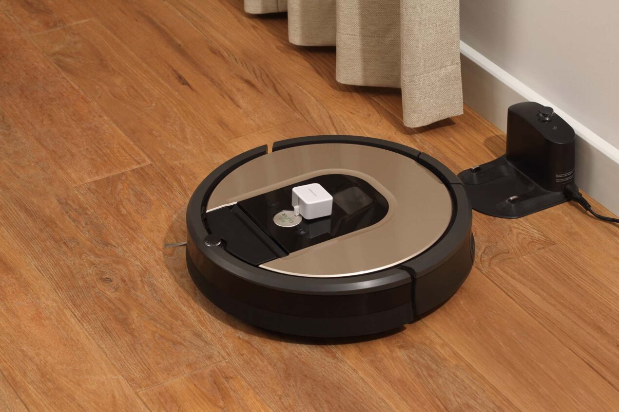 Il piccolo robot che preme i pulsanti al posto vostro: SwitchBot rilancia il suo cult con batteria ricaricabile 7