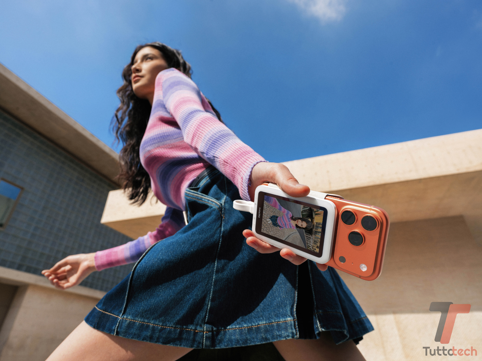 Insta360 Snap è lo schermo magnetico per i selfie con la cam posteriore 4