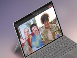 Potenza Snapdragon X Elite e neri assoluti a 1.359€: sconto di quasi 1000€ sul Surface Pro 11 1