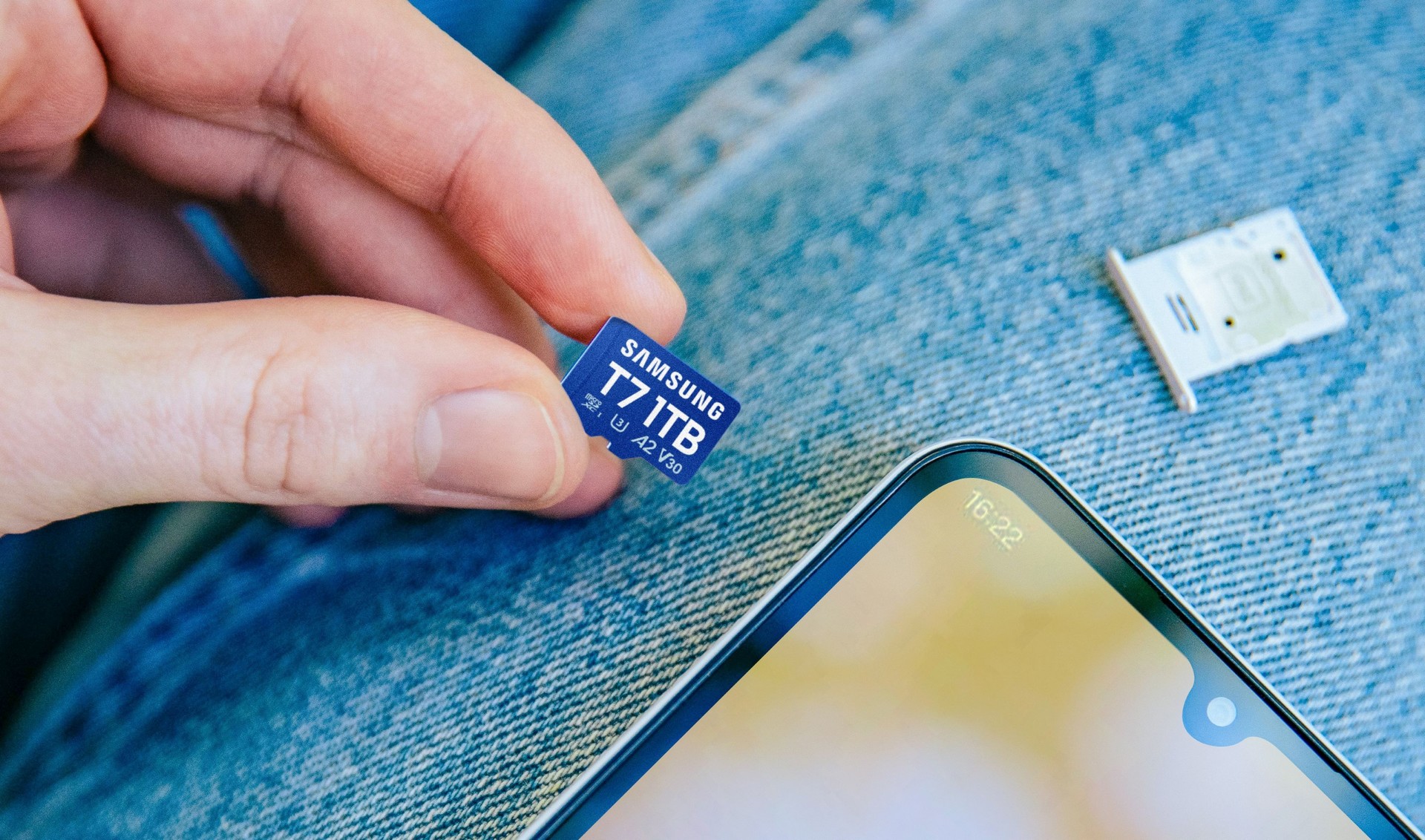 Samsung T7 microSD Card Lifestyle