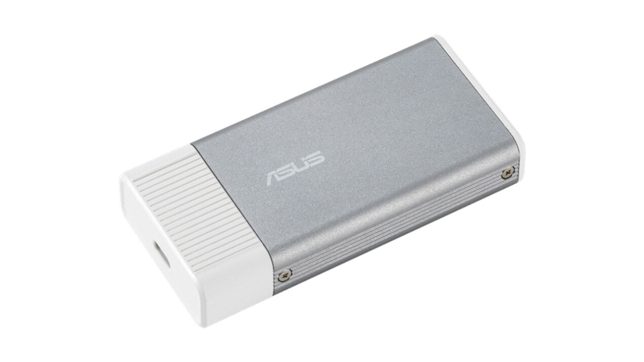 ASUS UGen300 è la soluzione USB che porta l'intelligenza artificiale in locale