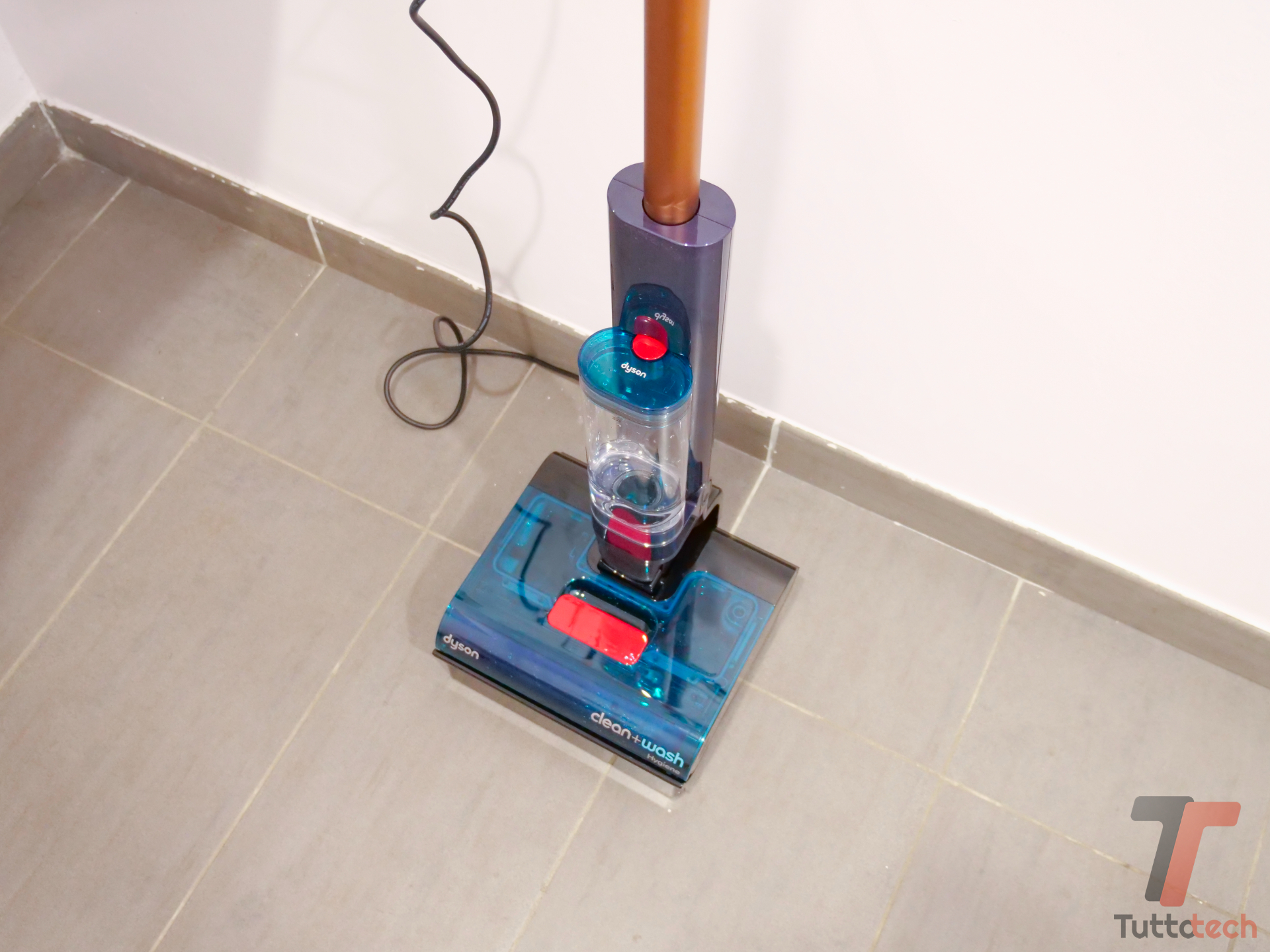Recensione Dyson Clean+Wash Hygiene: la più agile delle lavapavimenti con qualche compromesso 5