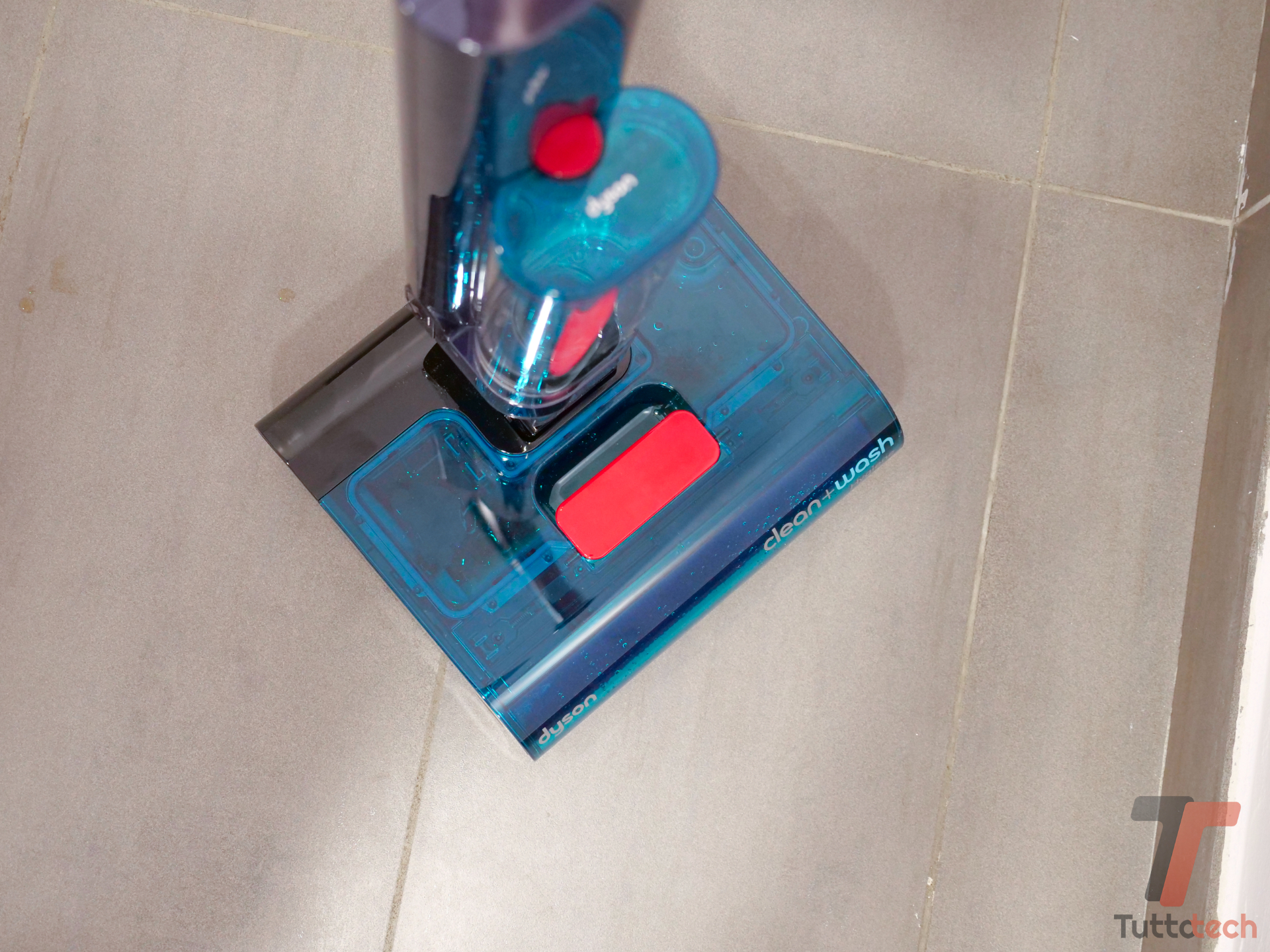 Recensione Dyson Clean+Wash Hygiene: la più agile delle lavapavimenti con qualche compromesso 4