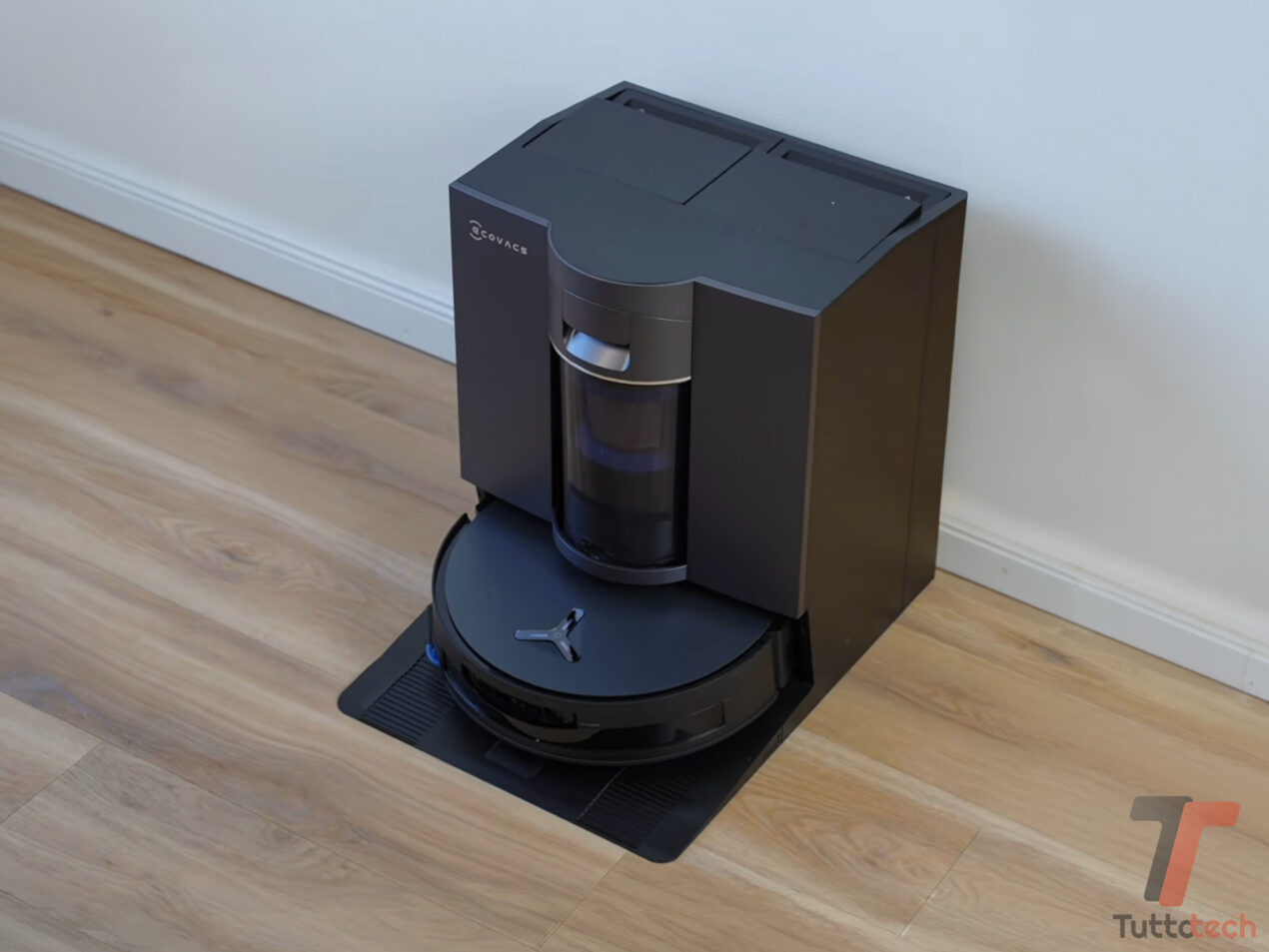Recensione ECOVACS X12: duplice versione, ha tutto al top e persino lo spruzzo per le macchie ostinate