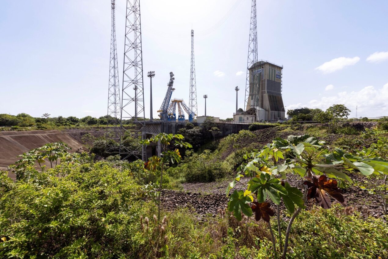 L’Europa smantella la base Soyuz in Guyana francese: il futuro passa dal razzo riutilizzabile Maia