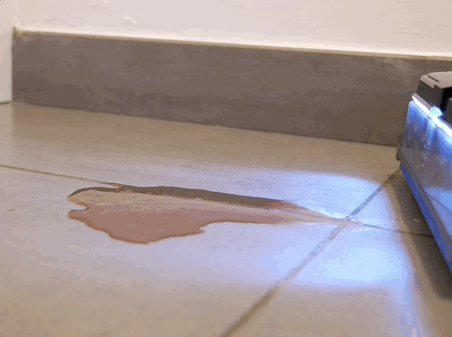 Recensione Tineco Floor One S9 Scientist: raschietto e spruzzo contro liquidi e macchie 15