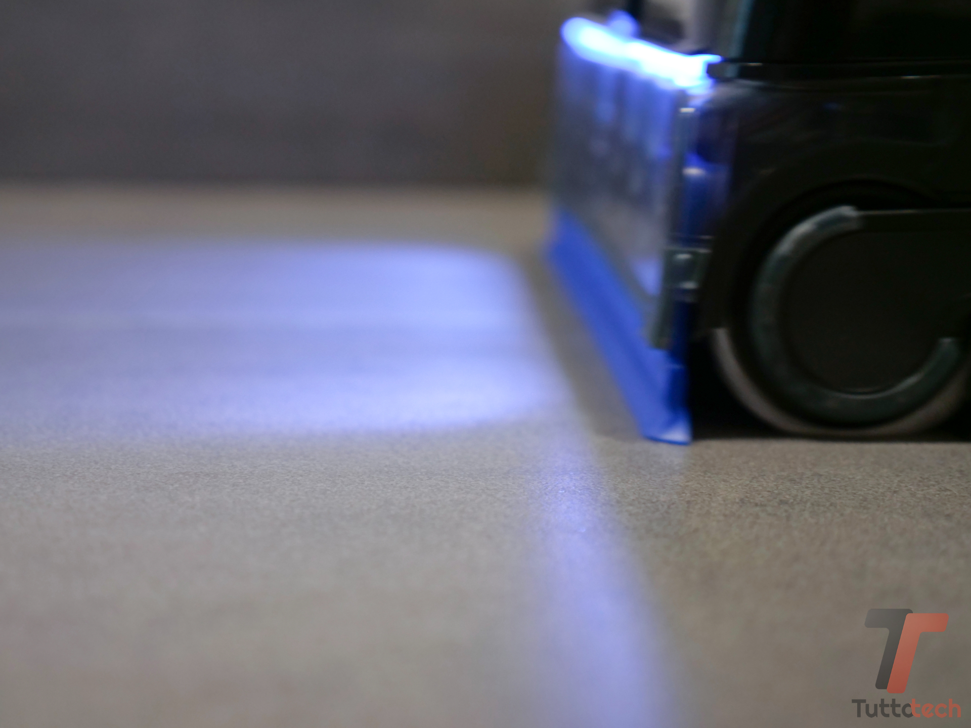 Recensione Tineco Floor One S9 Scientist: raschietto e spruzzo contro liquidi e macchie 13