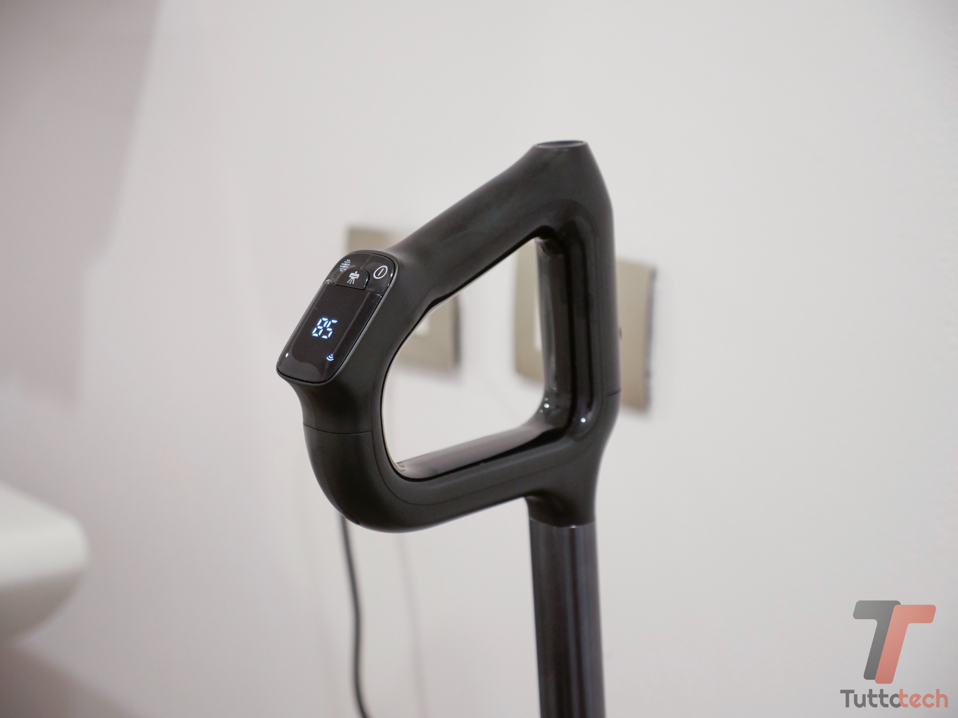Recensione Tineco Floor One S9 Scientist: raschietto e spruzzo contro liquidi e macchie 20