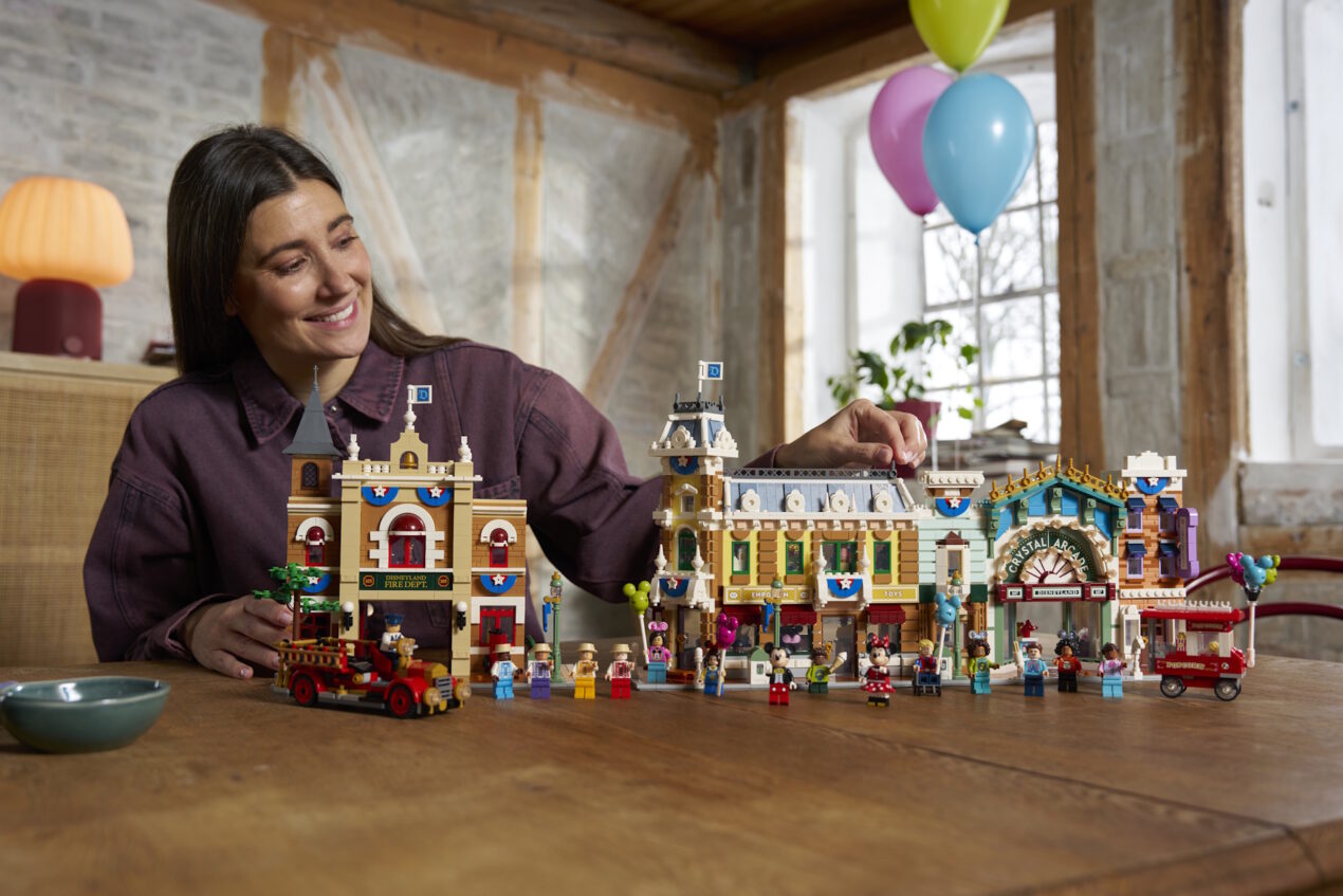 Il nuovo set LEGO Disney Main Street celebra l'iconica strada ispirata all'infanzia di Walt Disney