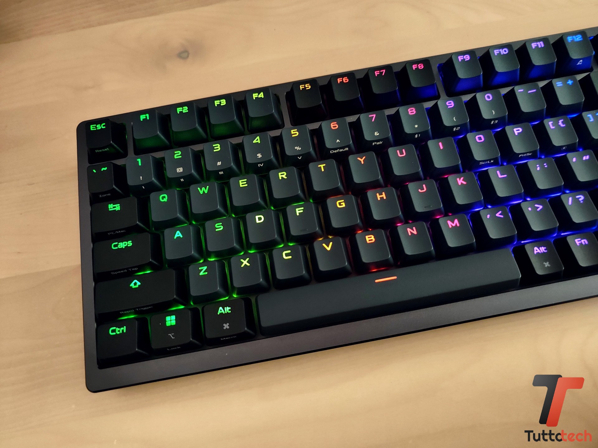 Recensione ASUS ROG Azoth 96 HE: la tastiera gaming definitiva? Quasi, ma non per tutti 43