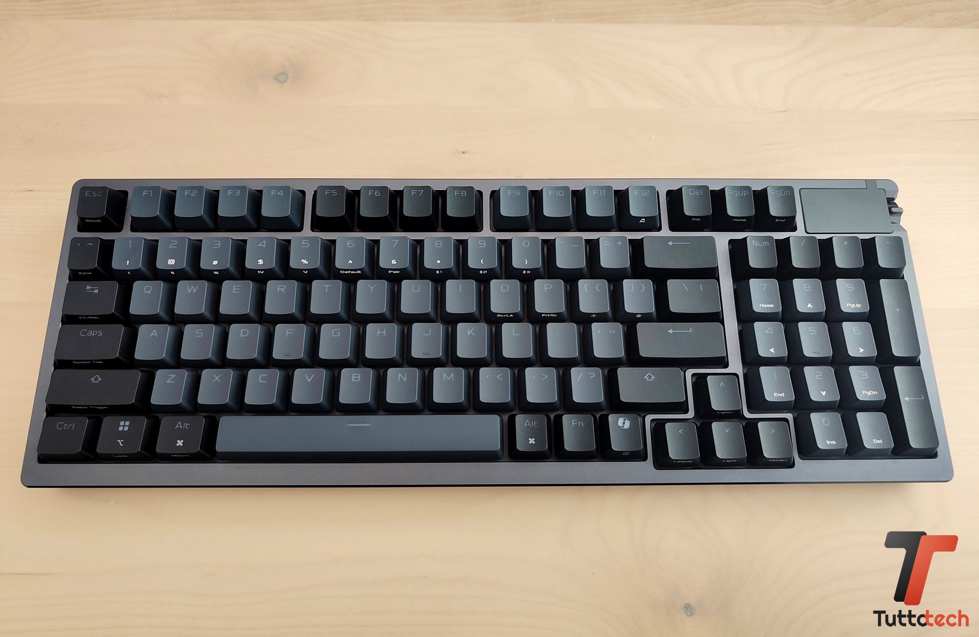 ASUS ROG Azoth 96 HE-tt-8