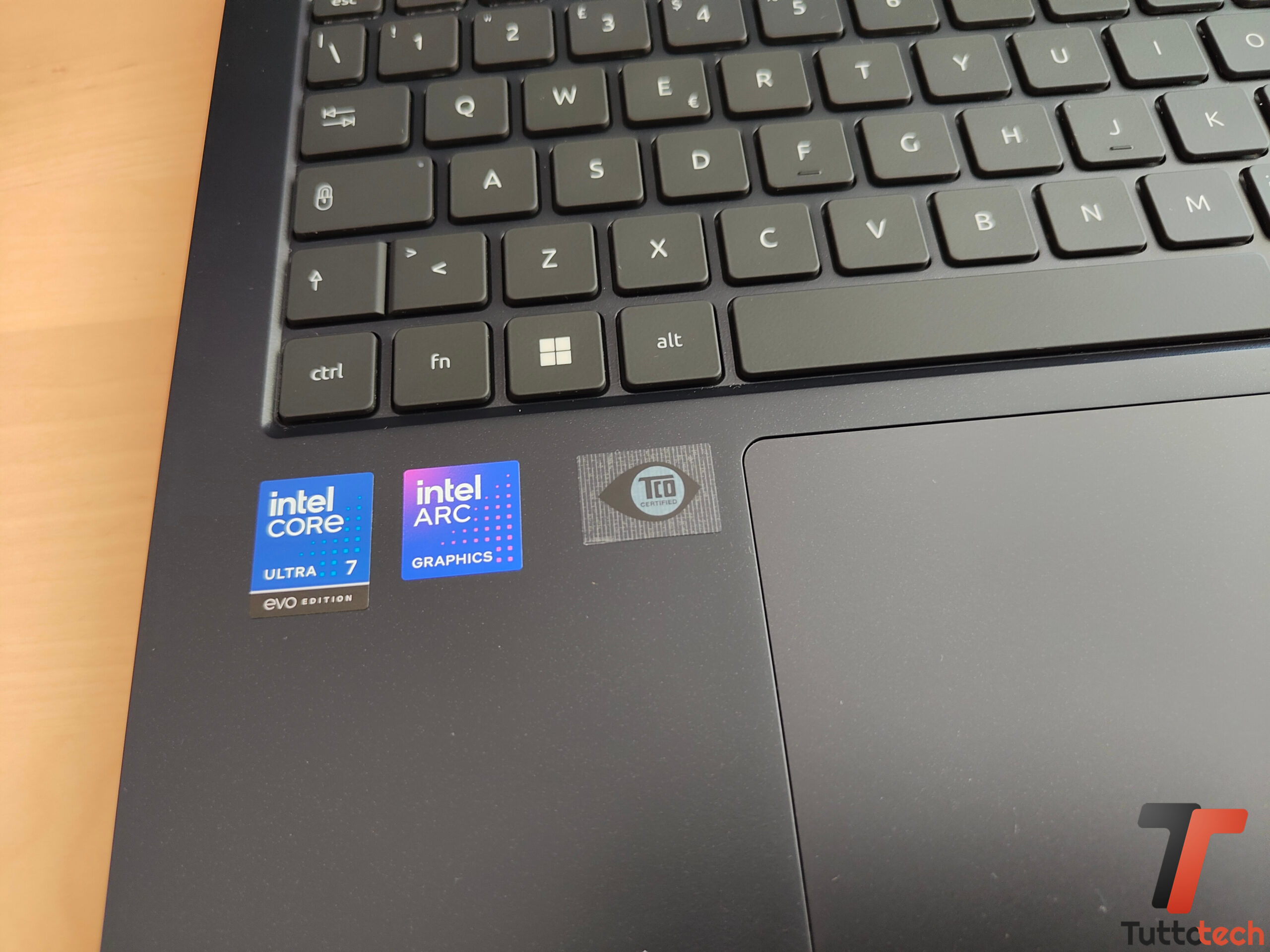 Recensione Acer TravelMate P6 14 AI: notebook ultra leggero che punta tutto su autonomia e portabilità 15
