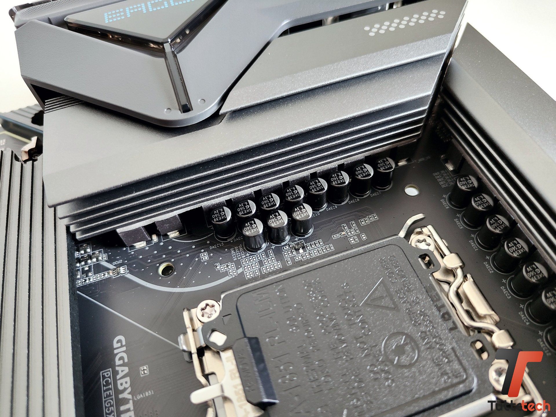 GIGABYTE Z890 EAGLE WIFI7 PLUS-tt-12