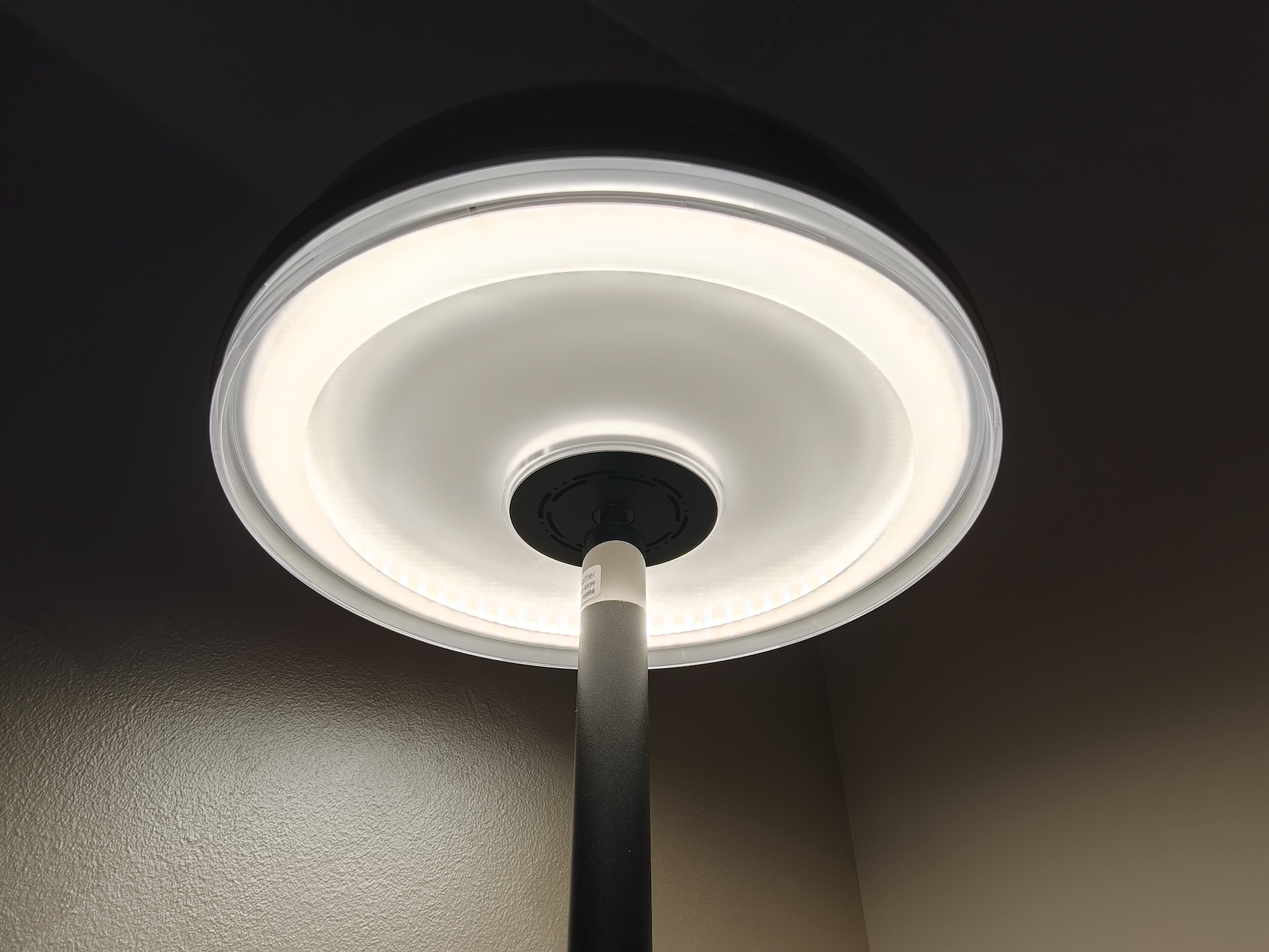 Recensione Govee Uplighter H60B0: la lampada da terra smart con effetto onda 11